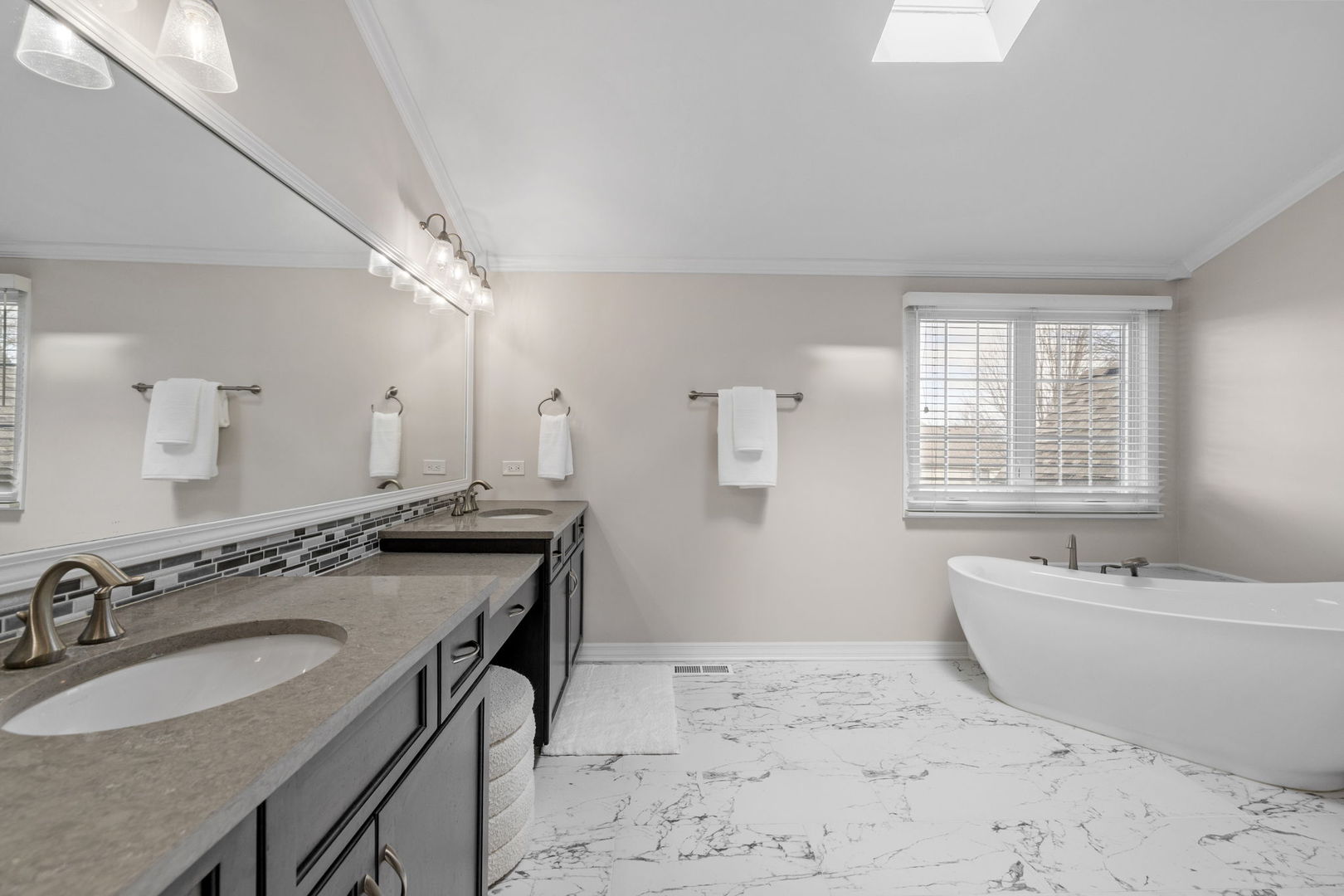 2715 Wendy Drive, Naperville, IL 60565