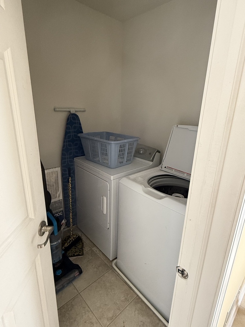 2225 S Crambourne Way, Arlington Heights, IL 60005