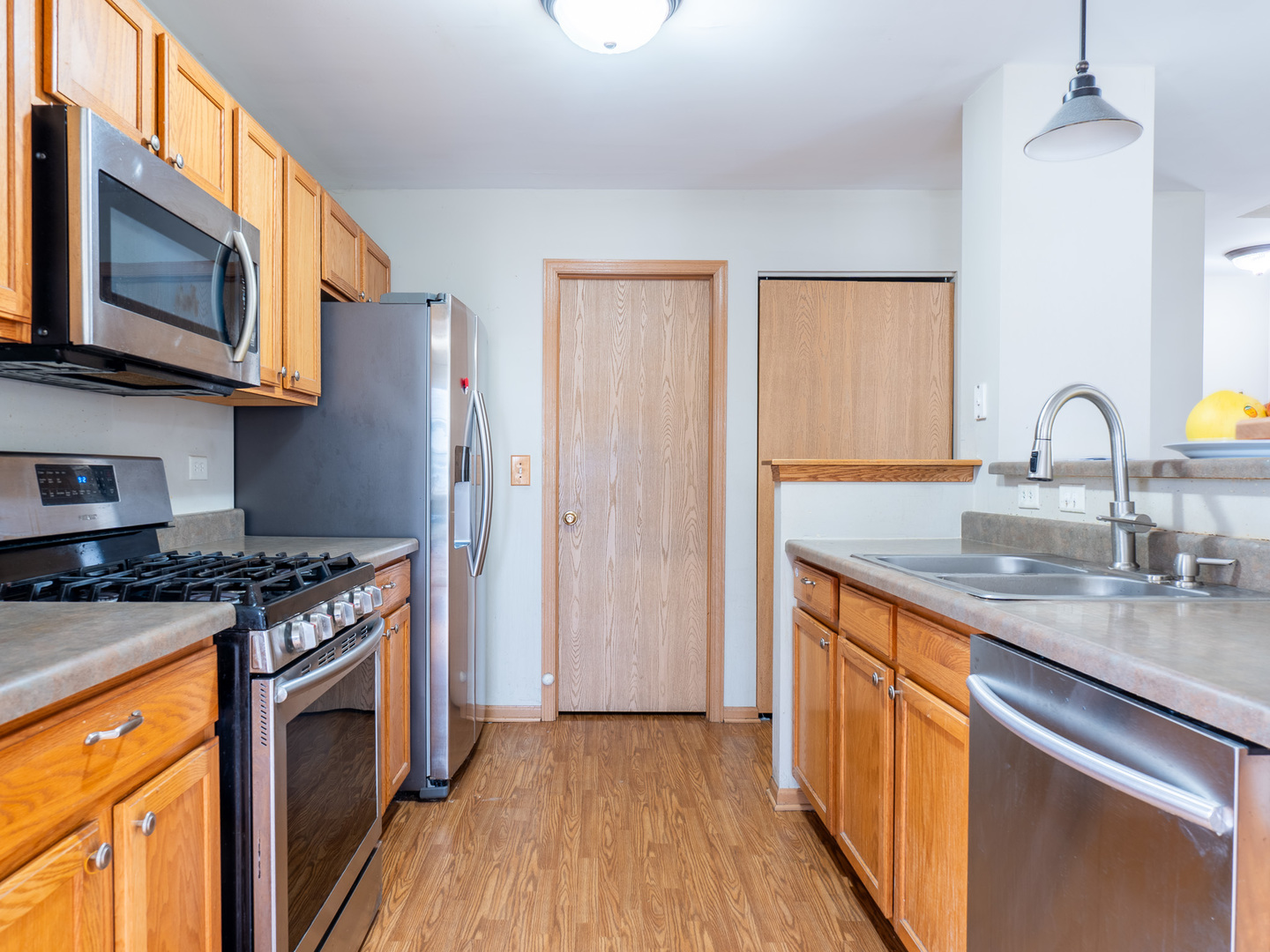 2333 Stoughton Circle, Aurora, IL 60502