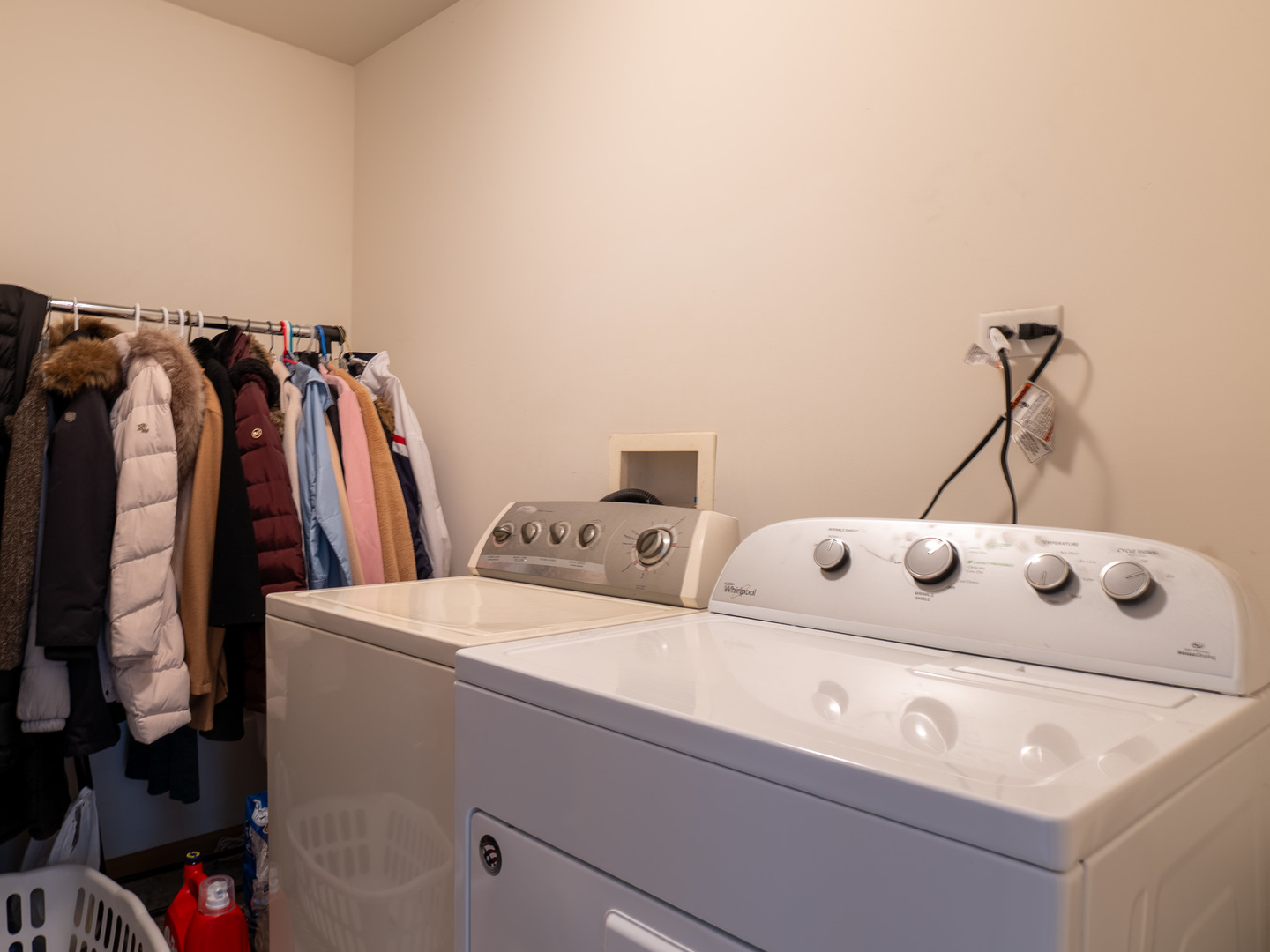 2333 Stoughton Circle, Aurora, IL 60502