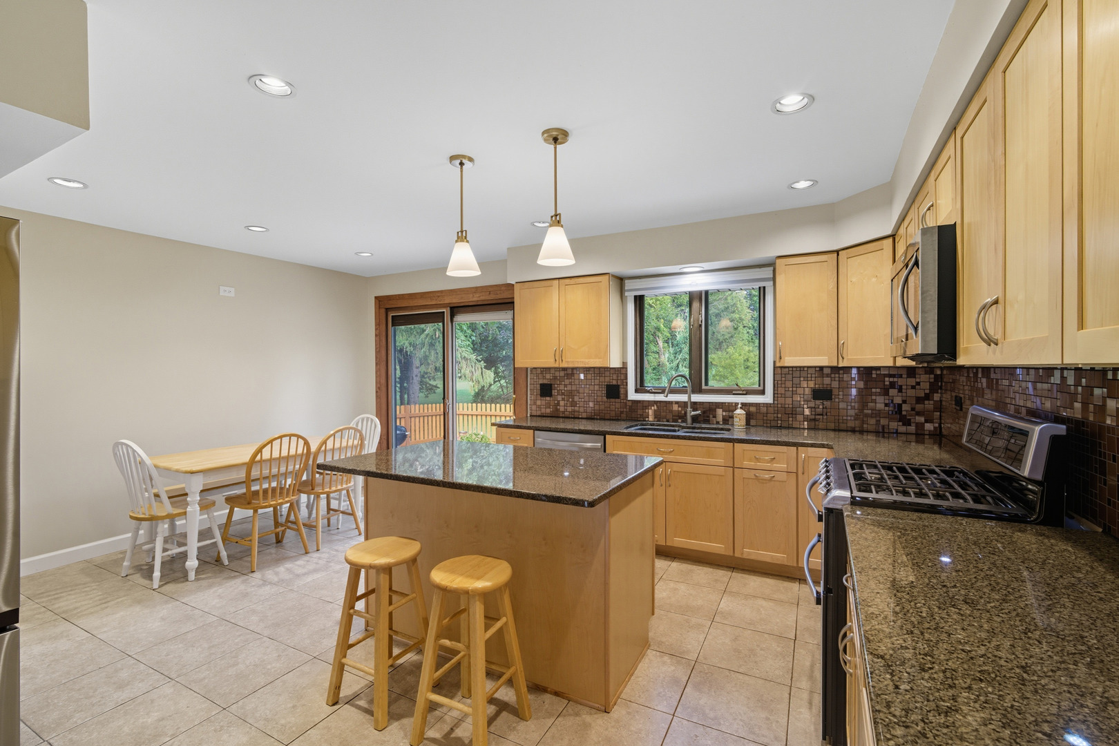 26587 N Cherrywood Lane, Wauconda, IL 60084