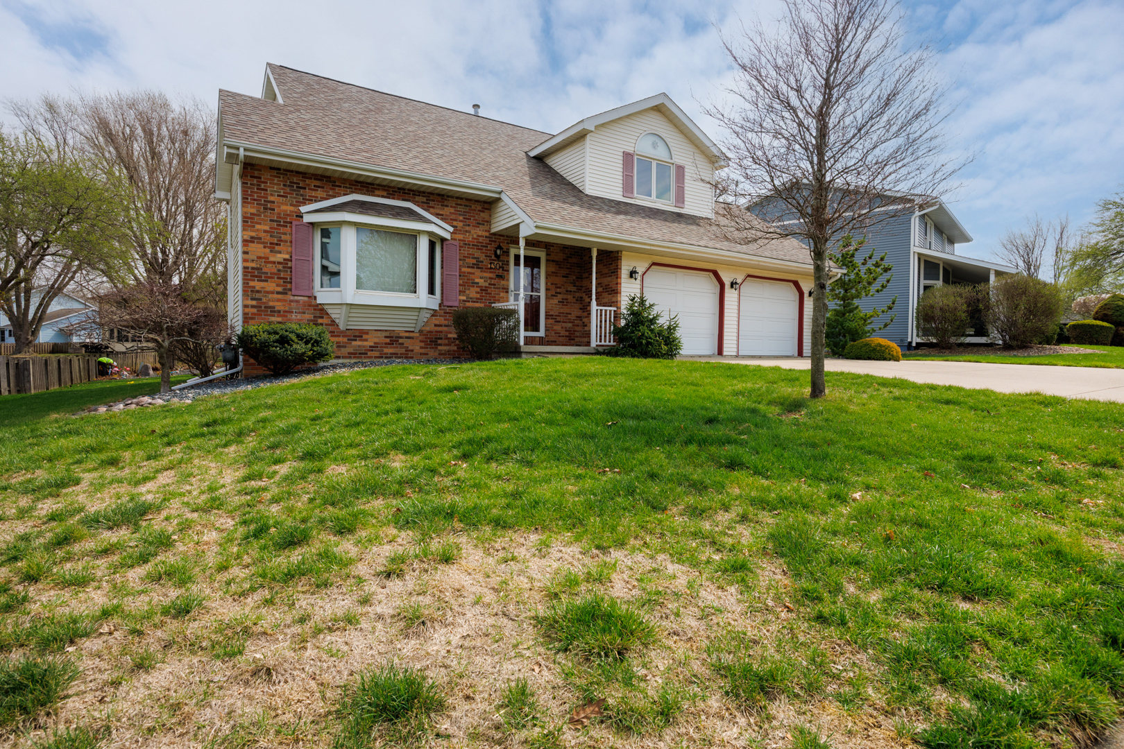 1304 S Hershey Road, Bloomington, IL 61704