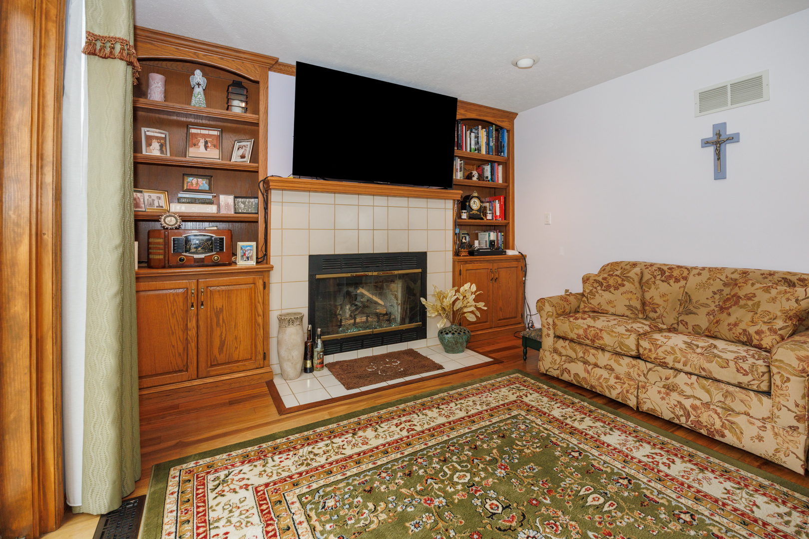 1304 S Hershey Road, Bloomington, IL 61704