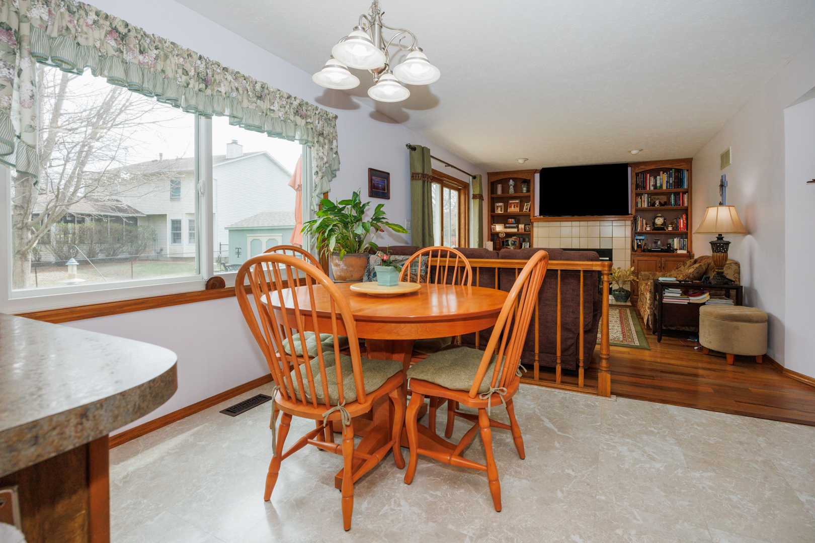 1304 S Hershey Road, Bloomington, IL 61704