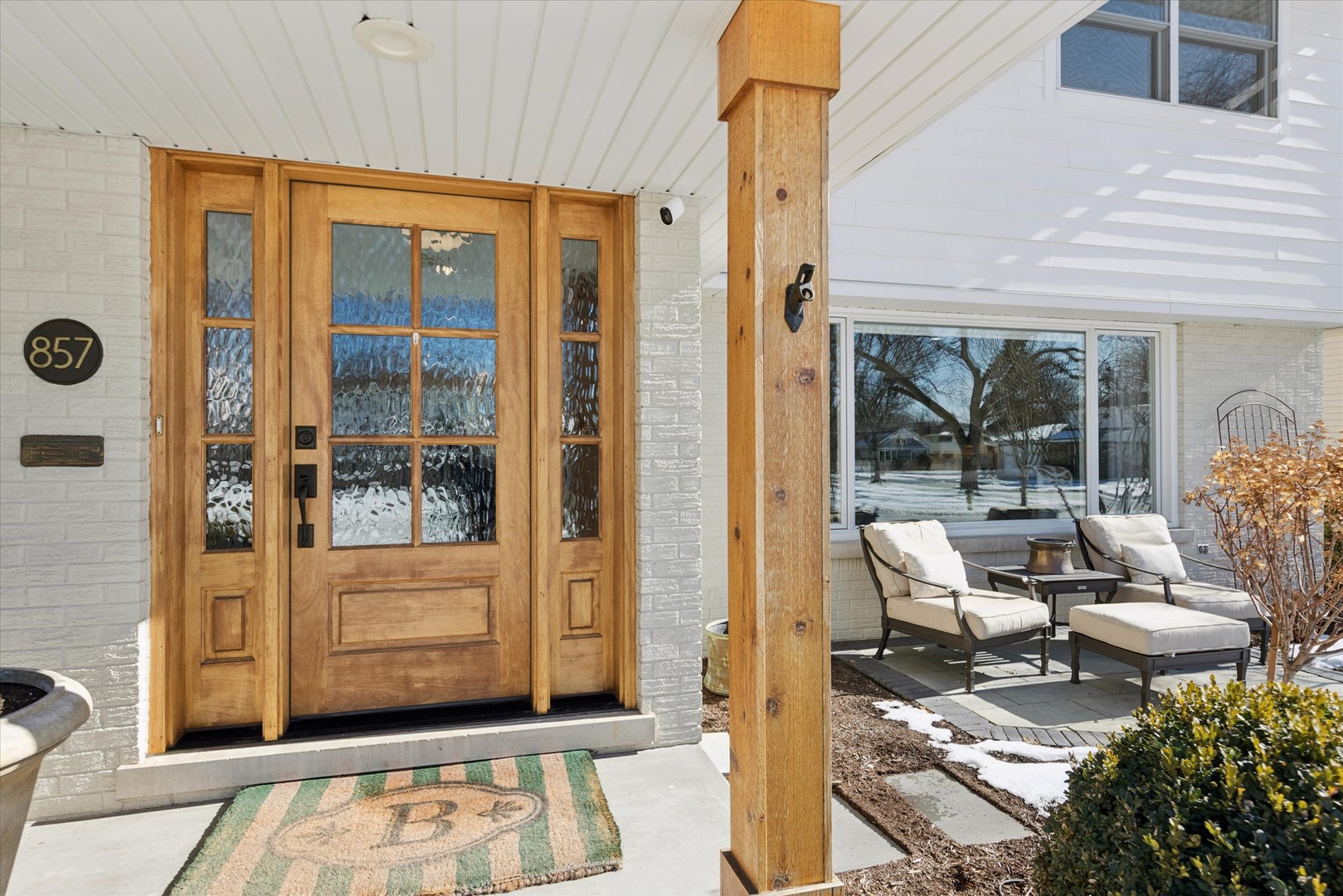 857 S Euclid Avenue, Elmhurst, IL 60126