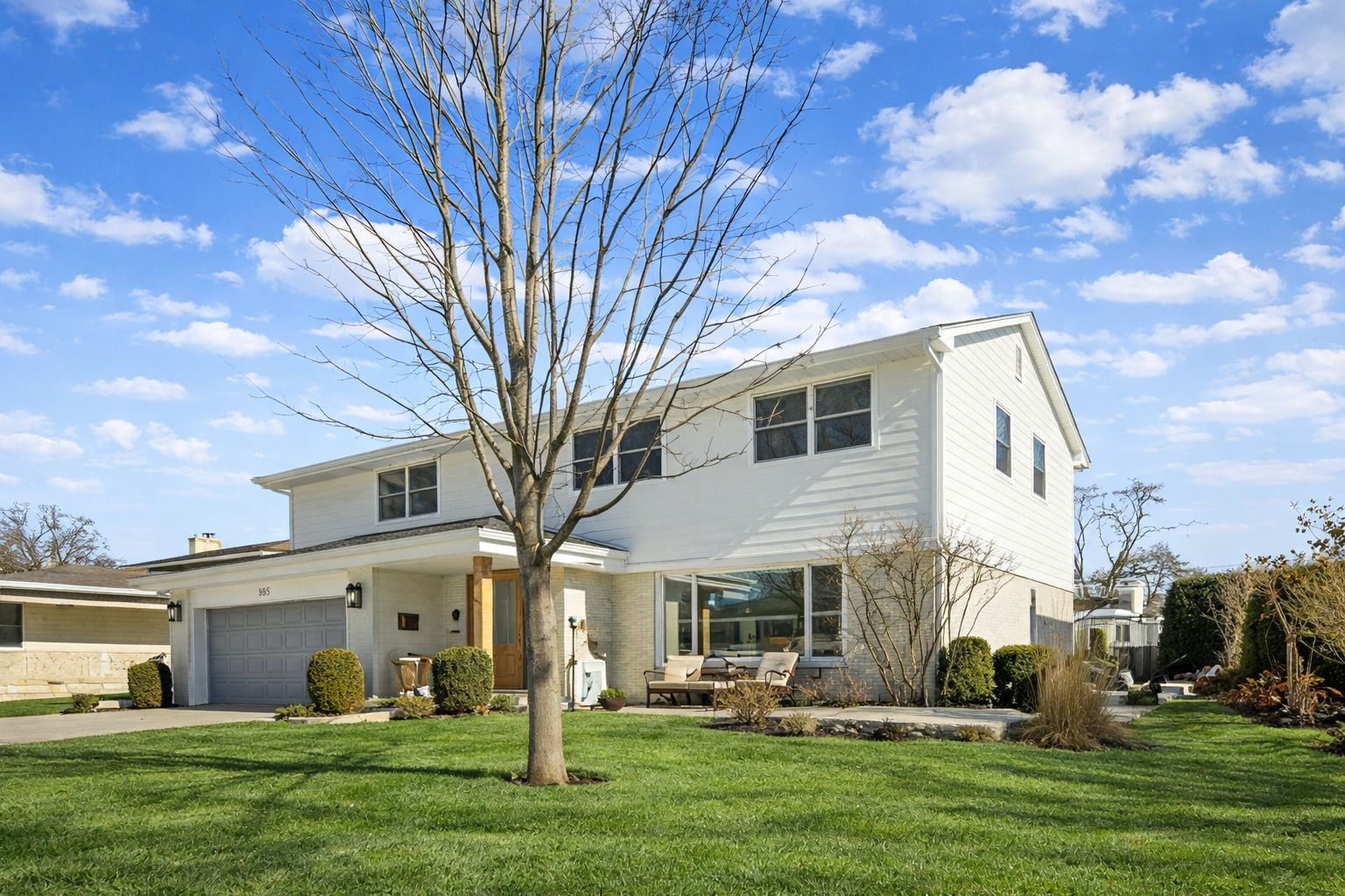 857 S Euclid Avenue, Elmhurst, IL 60126