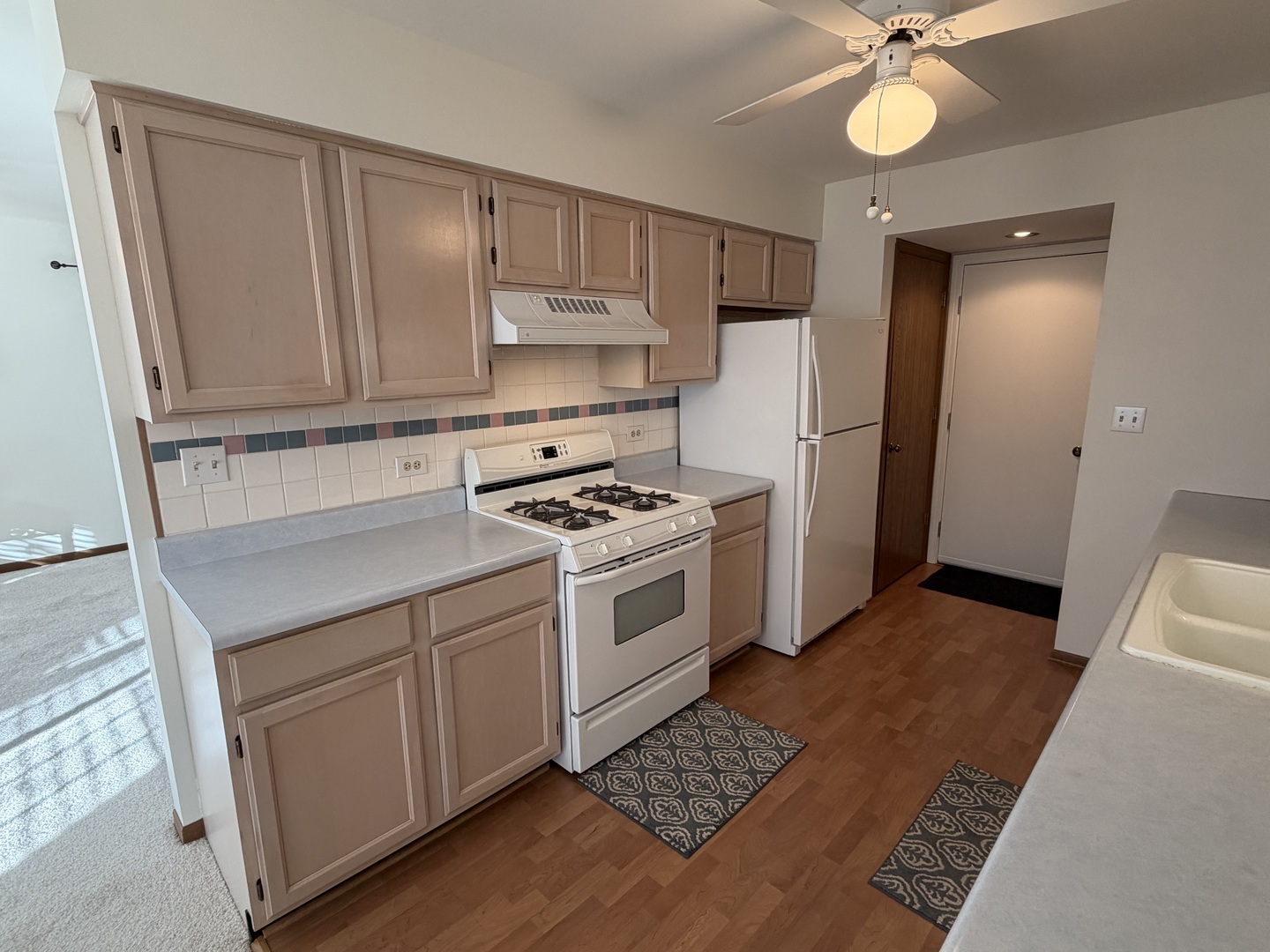 1264 Sandhurst Lane, South Elgin, IL 60177