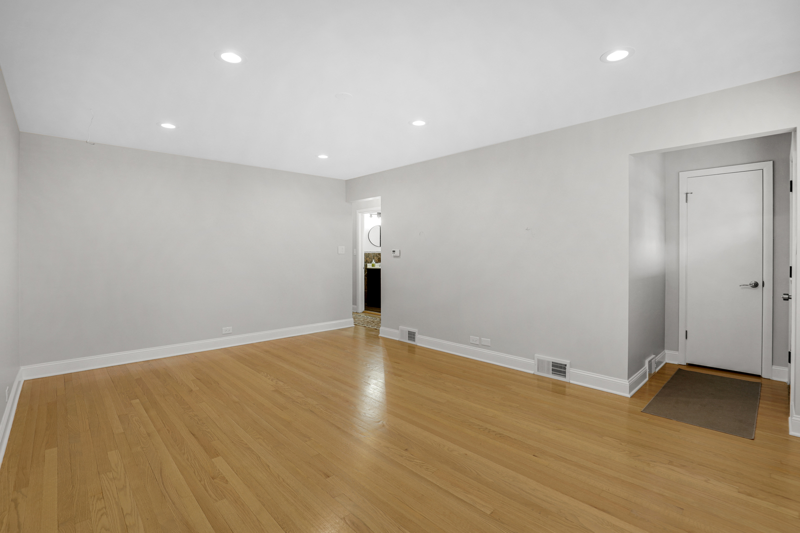 2849 W Fletcher Street, Chicago, IL 60618