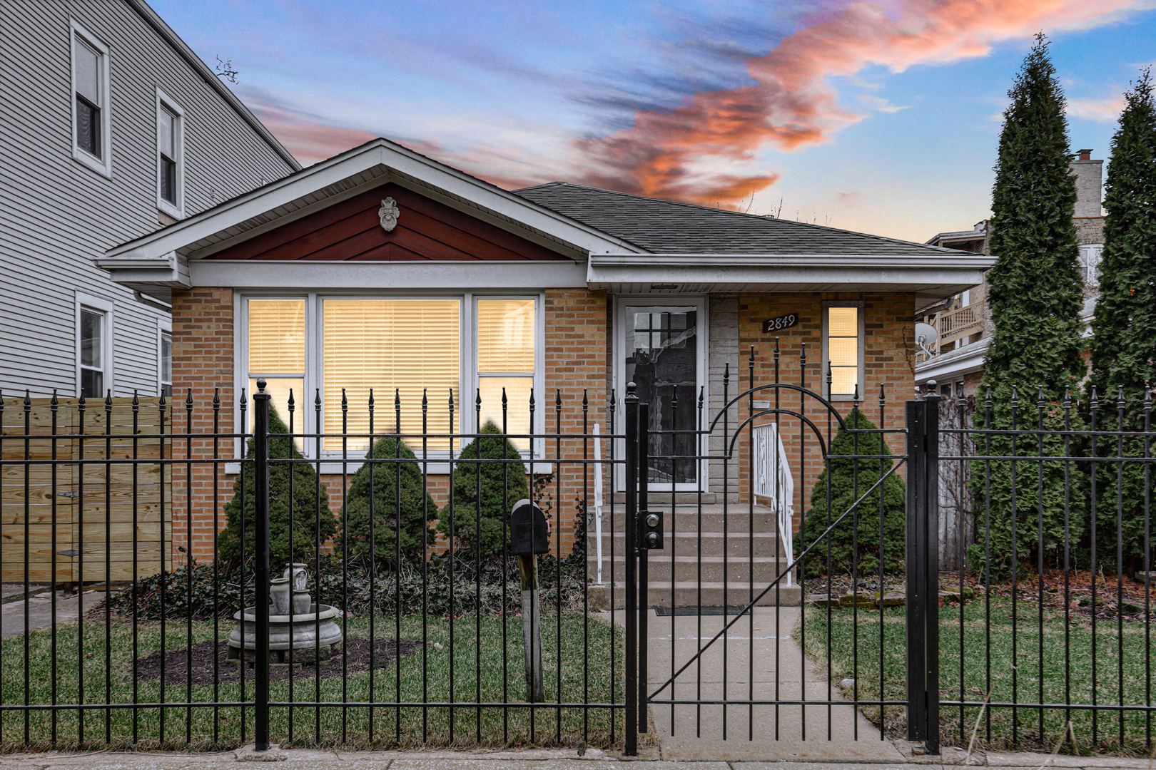 2849 W Fletcher Street, Chicago, IL 60618