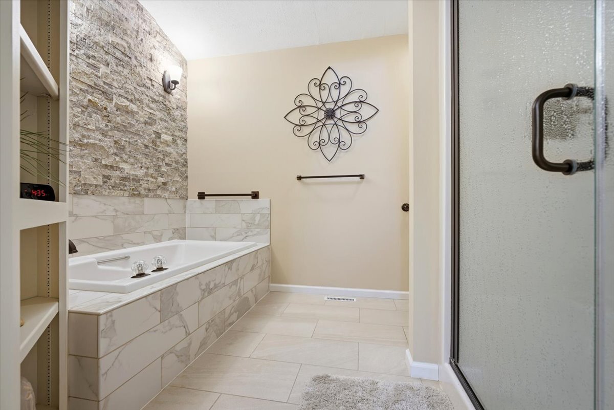 1908 Deer Cove CC Court, Normal, IL 61761