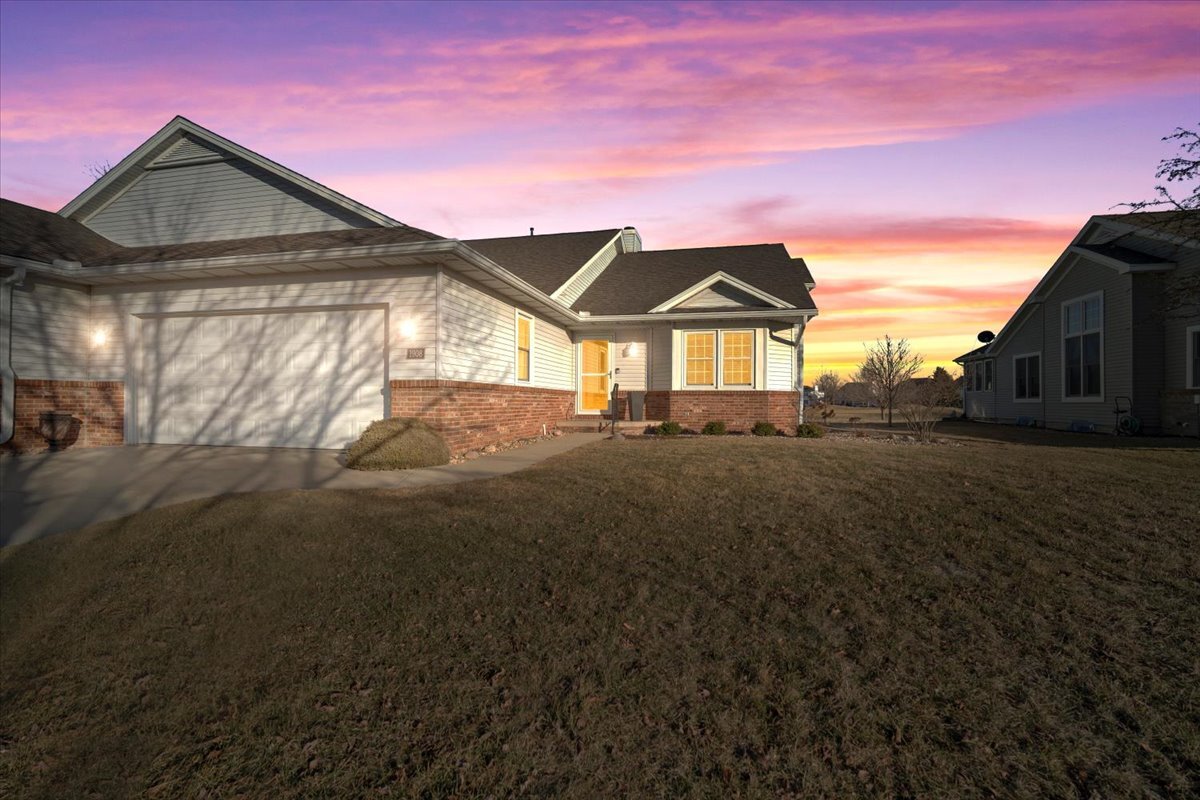 1908 Deer Cove CC Court, Normal, IL 61761