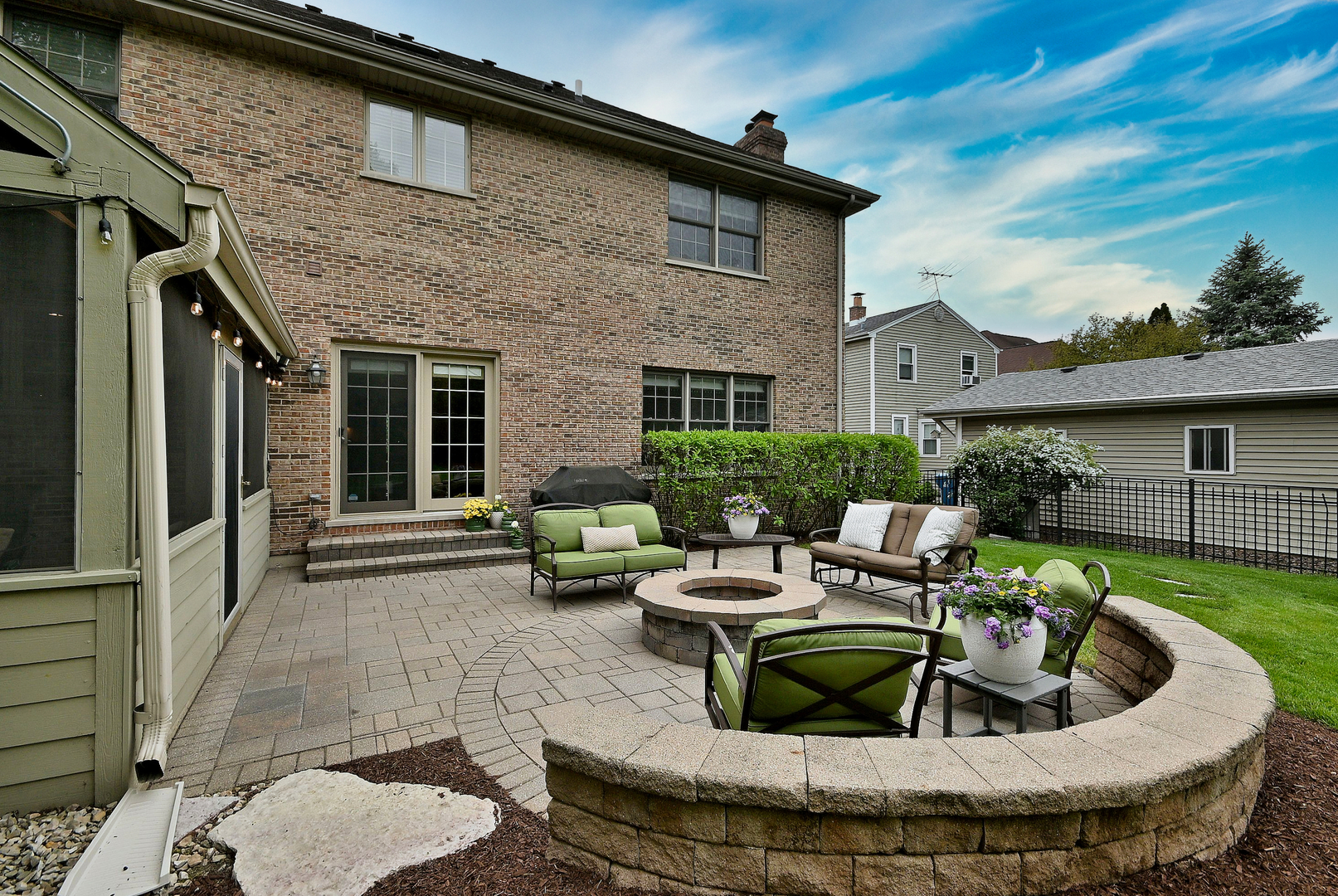 281 E Vallette Street, Elmhurst, IL 60126