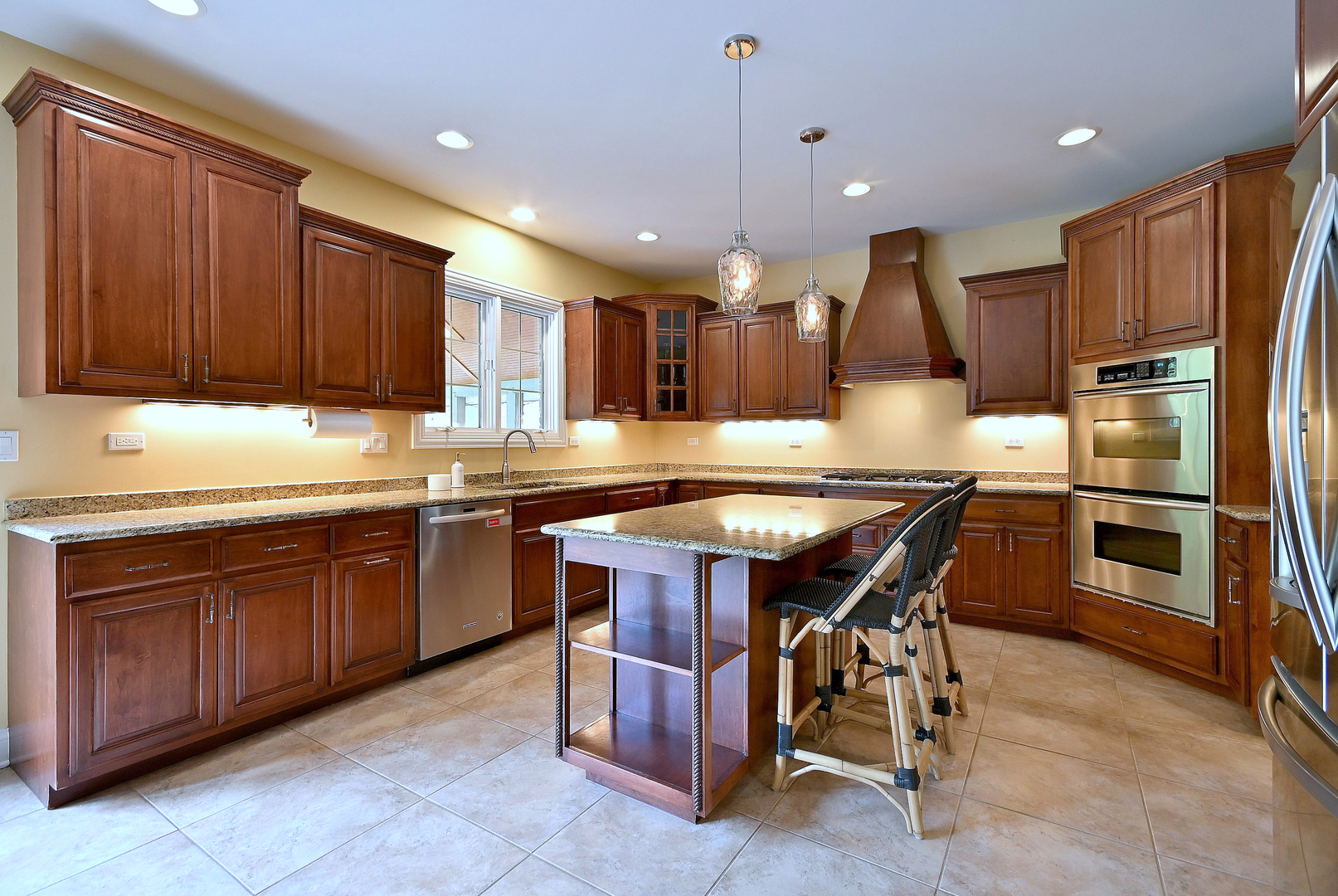 281 E Vallette Street, Elmhurst, IL 60126