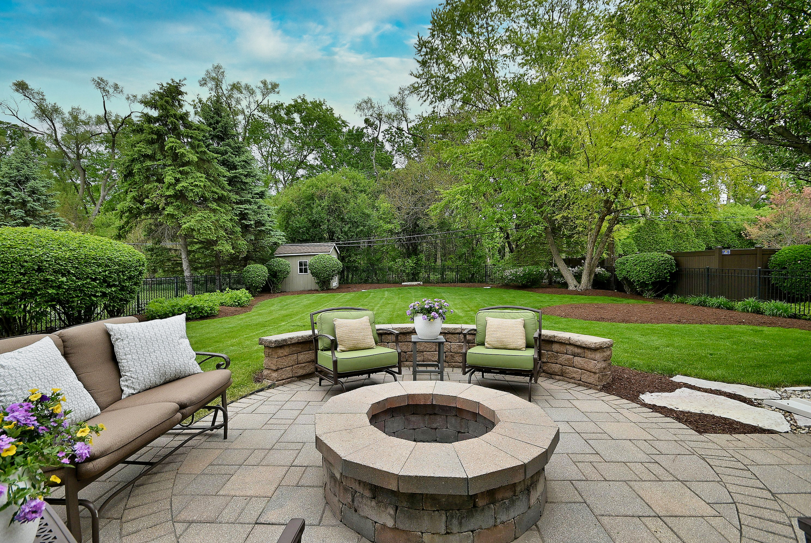 281 E Vallette Street, Elmhurst, IL 60126