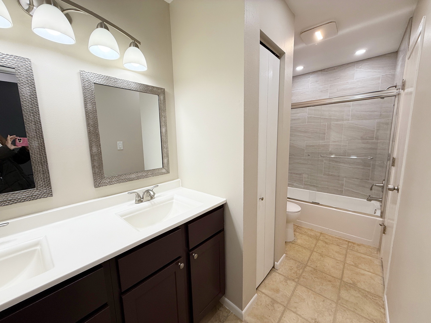 223 Butternut Lane, Streamwood, IL 60107