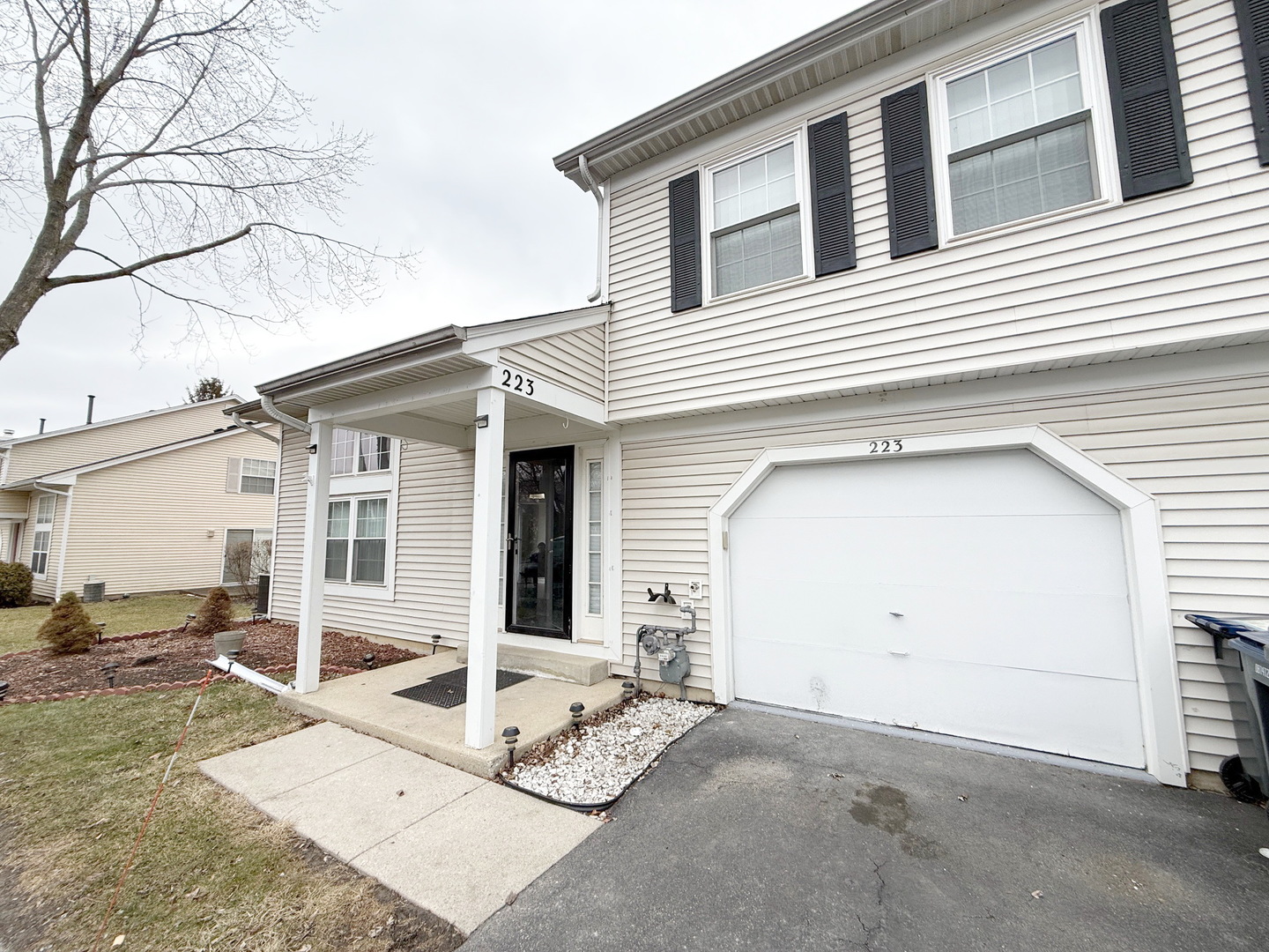 223 Butternut Lane, Streamwood, IL 60107