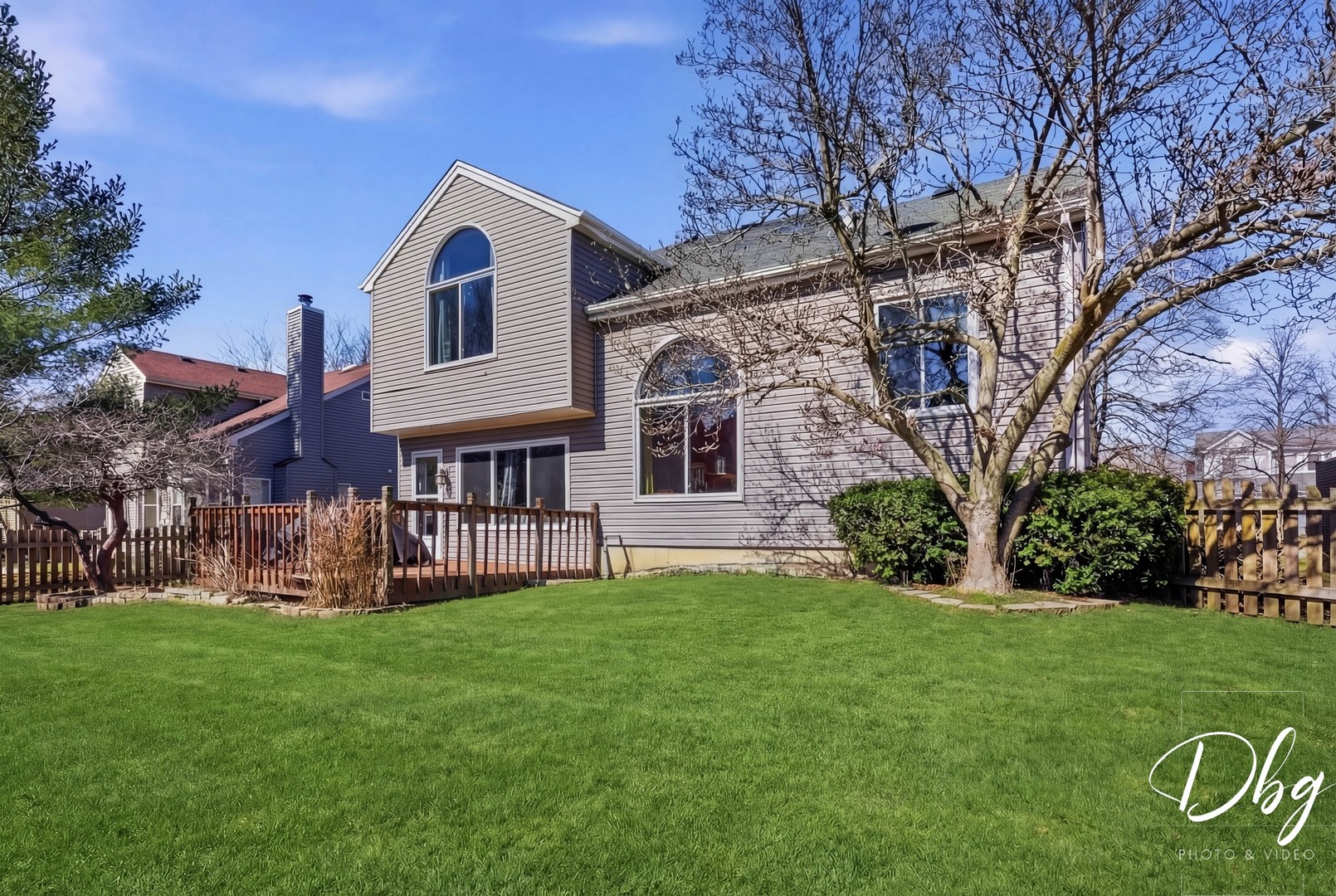 67 W Dahlia Lane, Round Lake Beach, IL 60073