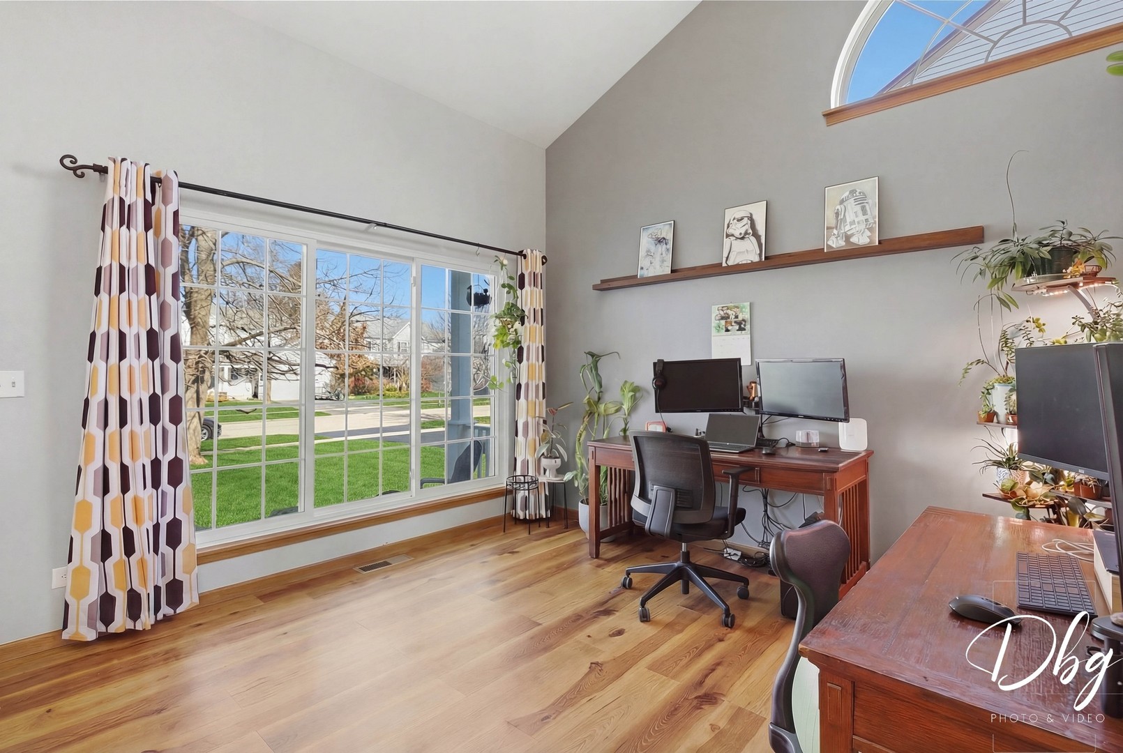 67 W Dahlia Lane, Round Lake Beach, IL 60073