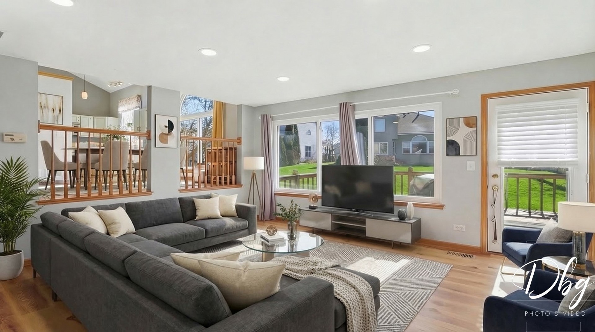 67 W Dahlia Lane, Round Lake Beach, IL 60073