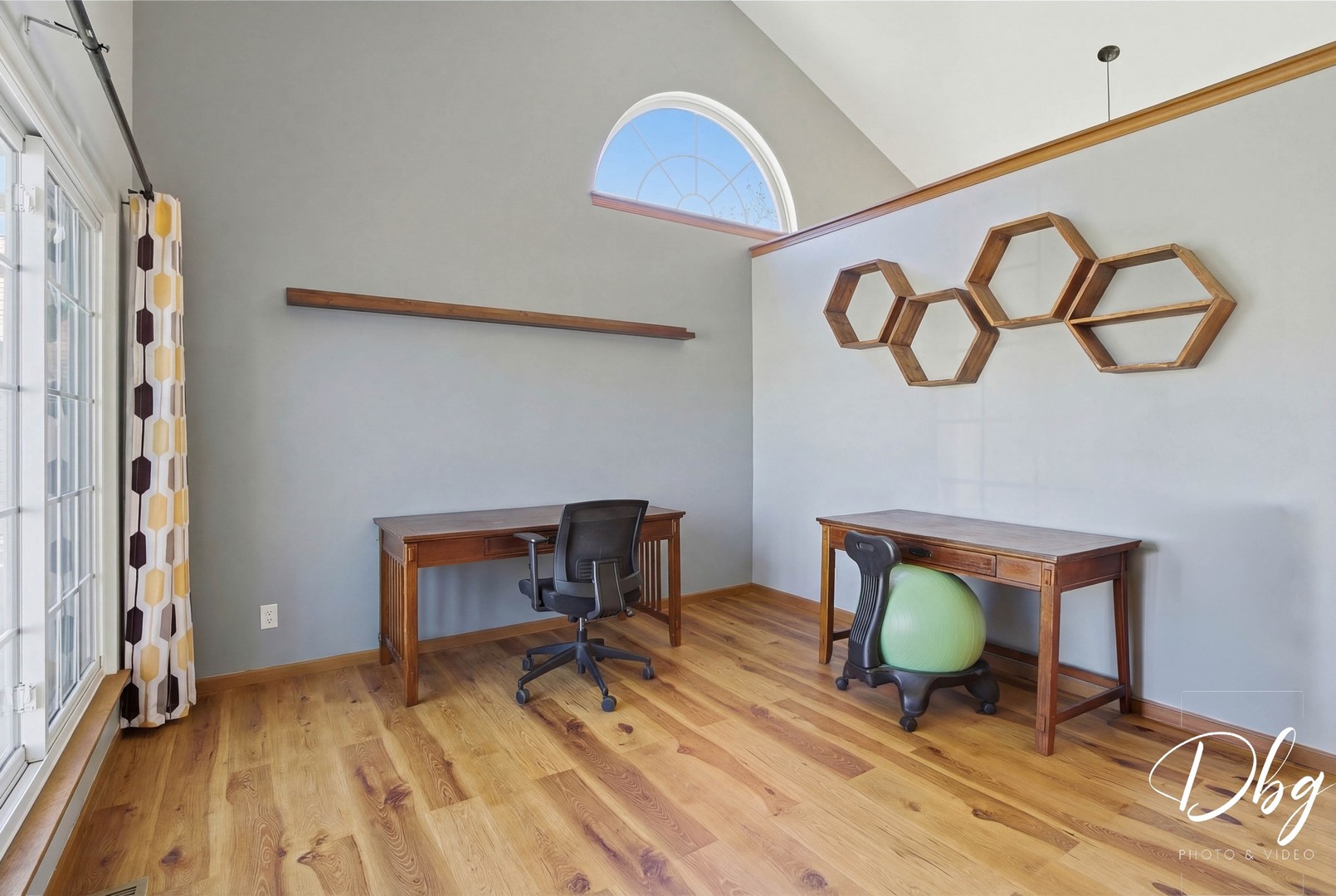 67 W Dahlia Lane, Round Lake Beach, IL 60073