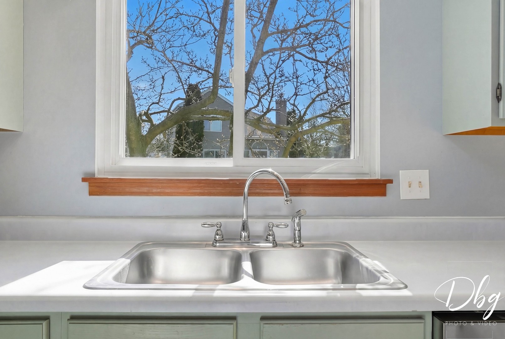 67 W Dahlia Lane, Round Lake Beach, IL 60073