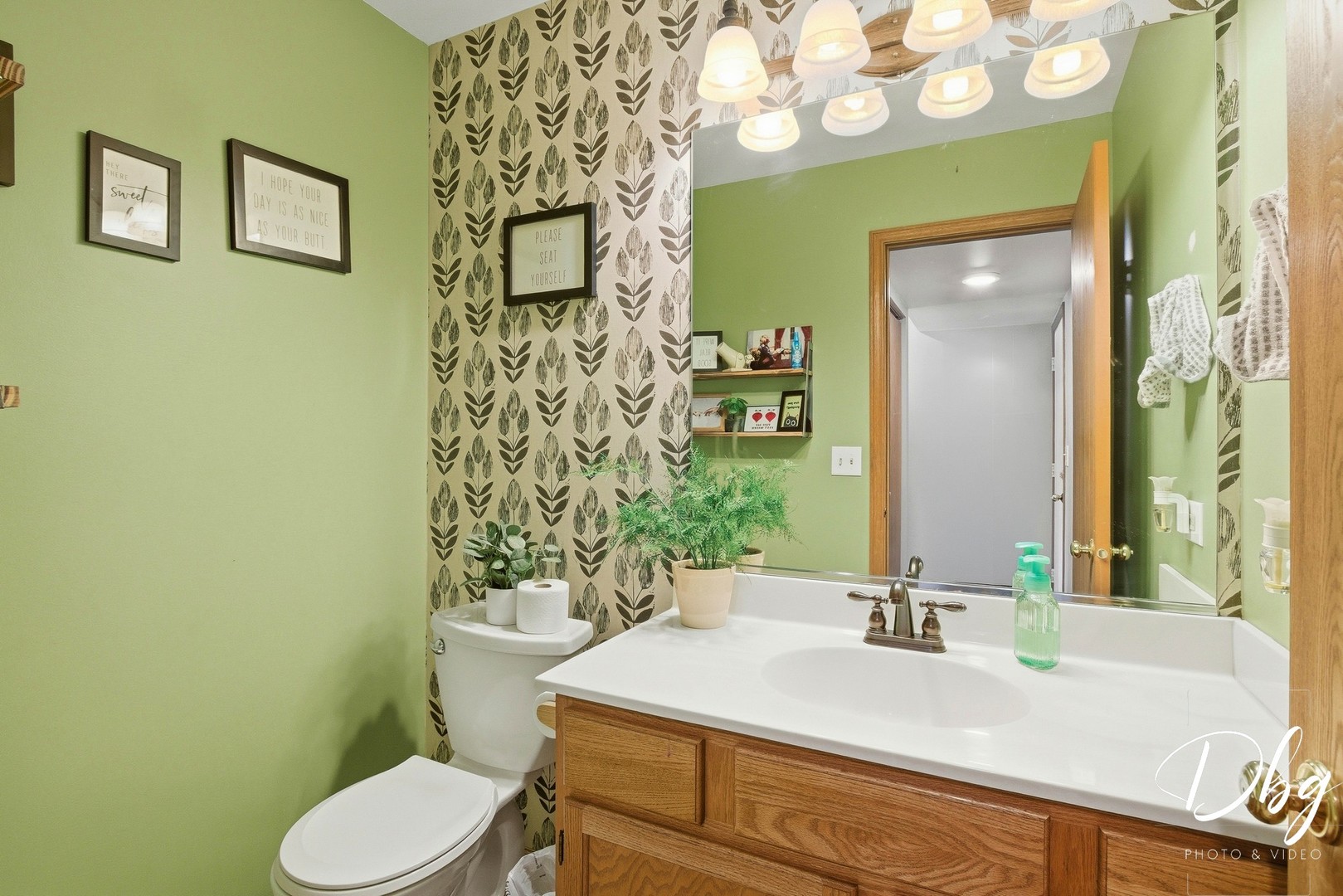 67 W Dahlia Lane, Round Lake Beach, IL 60073