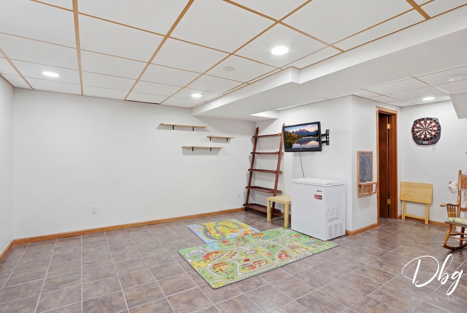 67 W Dahlia Lane, Round Lake Beach, IL 60073