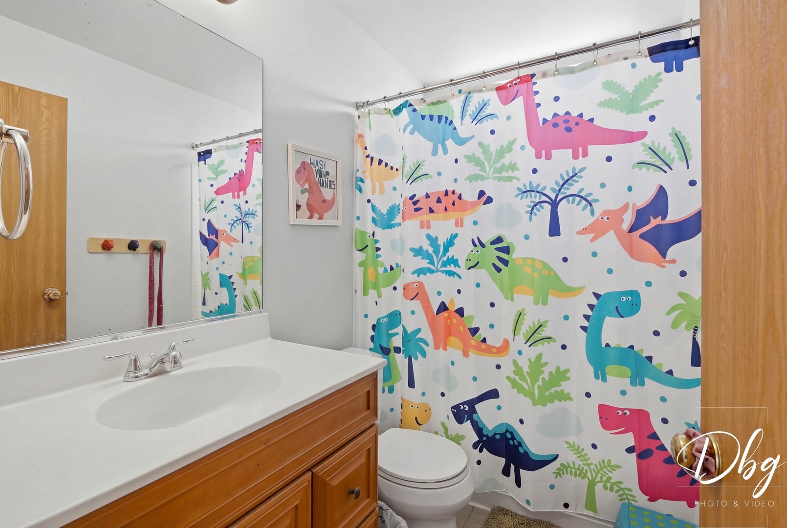 67 W Dahlia Lane, Round Lake Beach, IL 60073