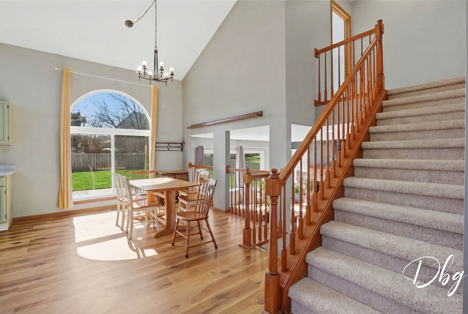 67 W Dahlia Lane, Round Lake Beach, IL 60073