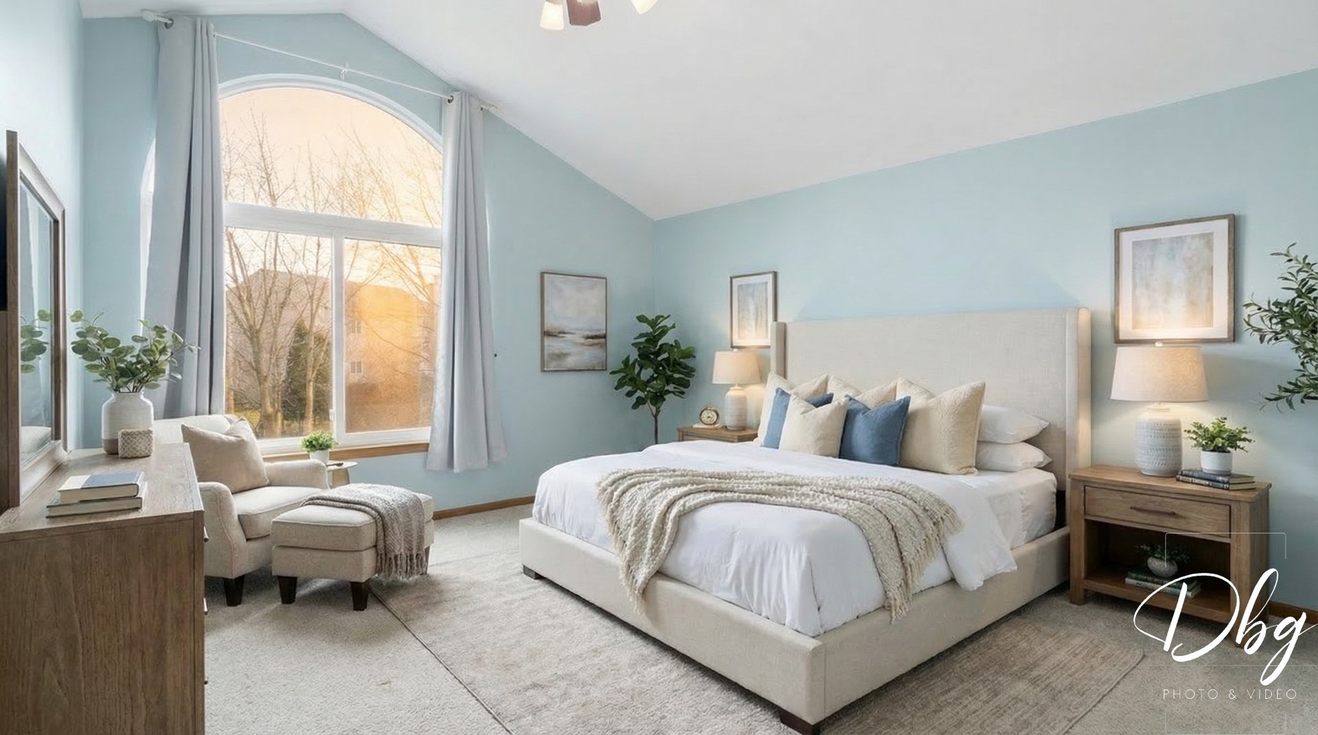 67 W Dahlia Lane, Round Lake Beach, IL 60073