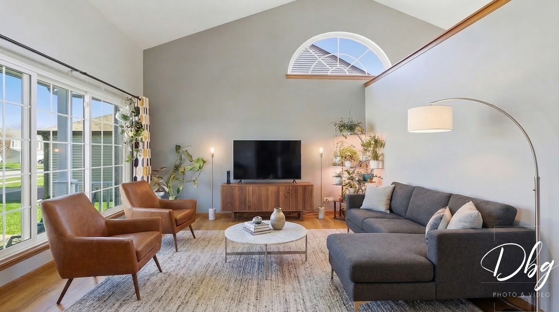 67 W Dahlia Lane, Round Lake Beach, IL 60073