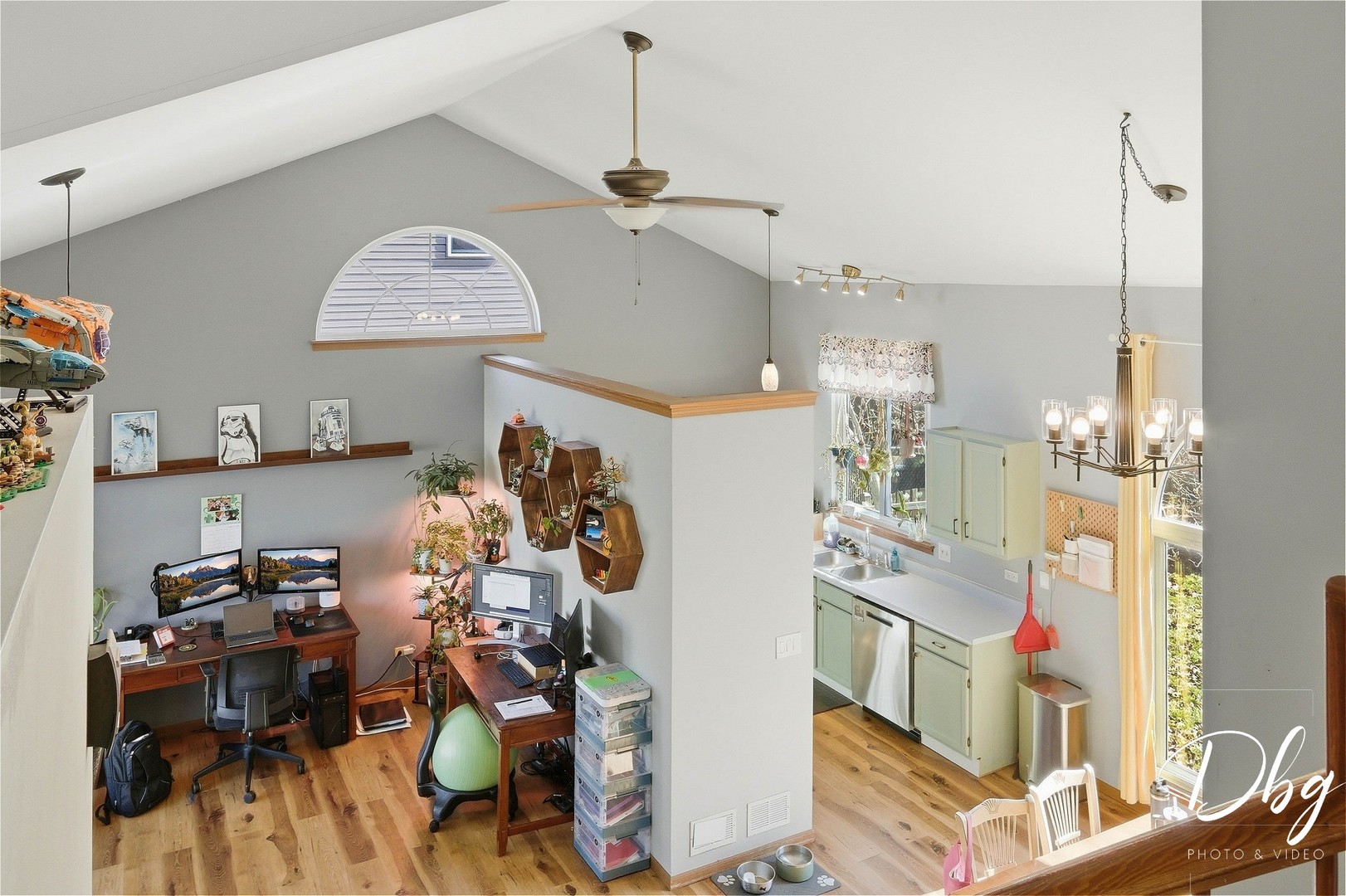 67 W Dahlia Lane, Round Lake Beach, IL 60073