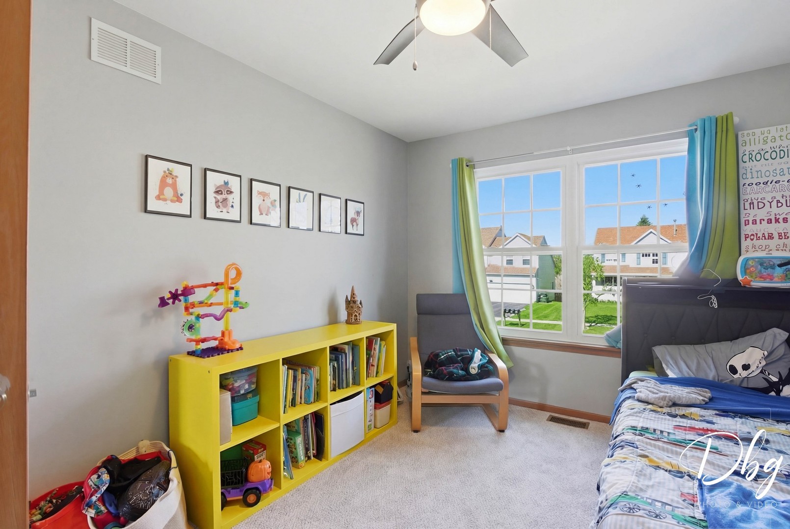 67 W Dahlia Lane, Round Lake Beach, IL 60073