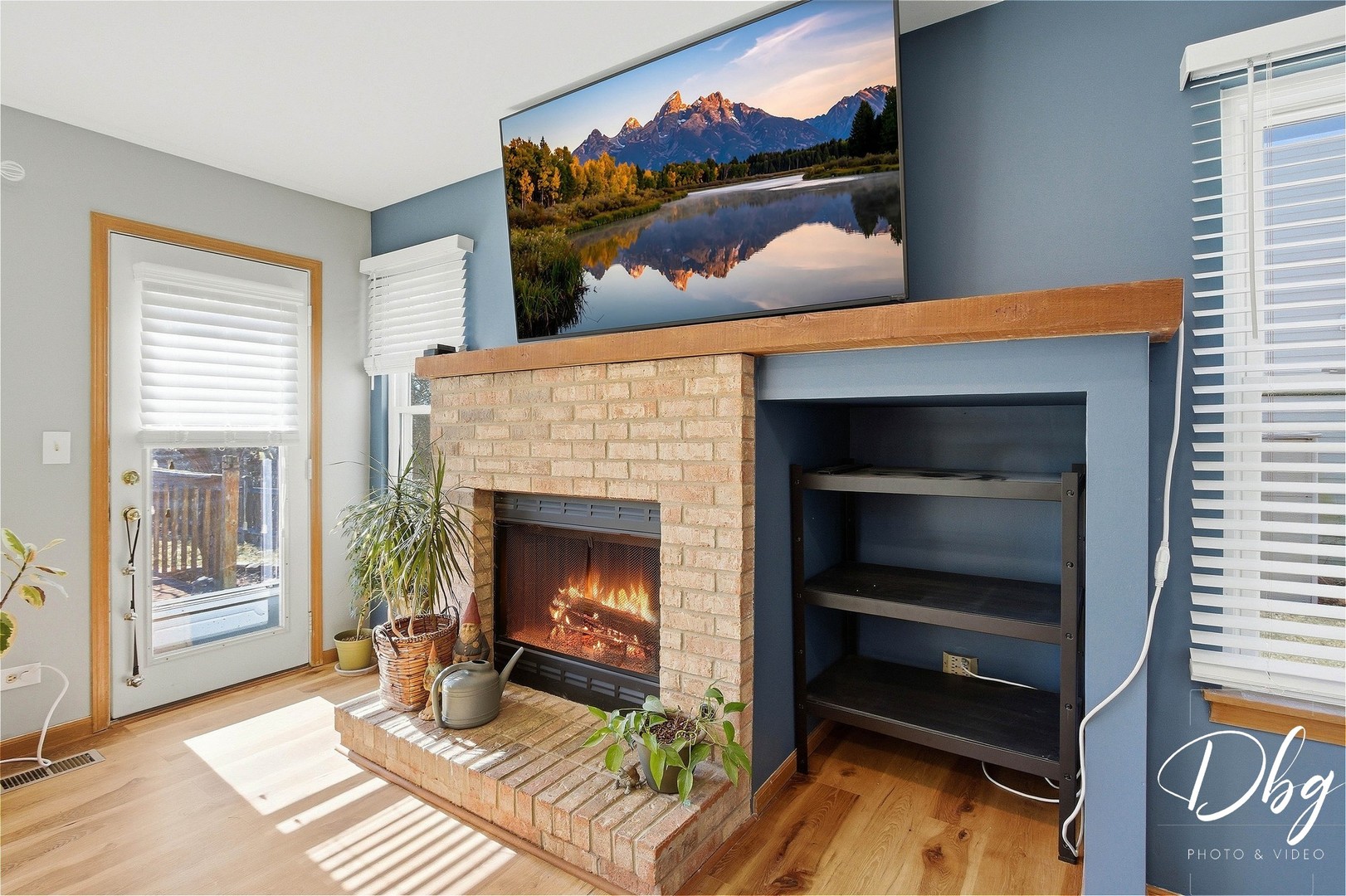 67 W Dahlia Lane, Round Lake Beach, IL 60073