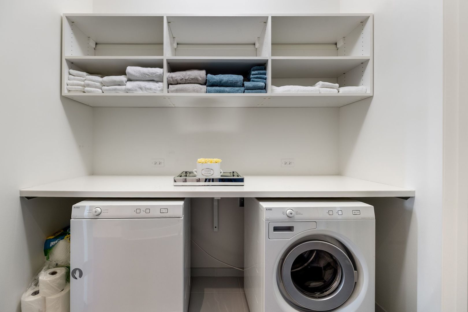 118 E Erie Street #18A, Chicago, IL 60611