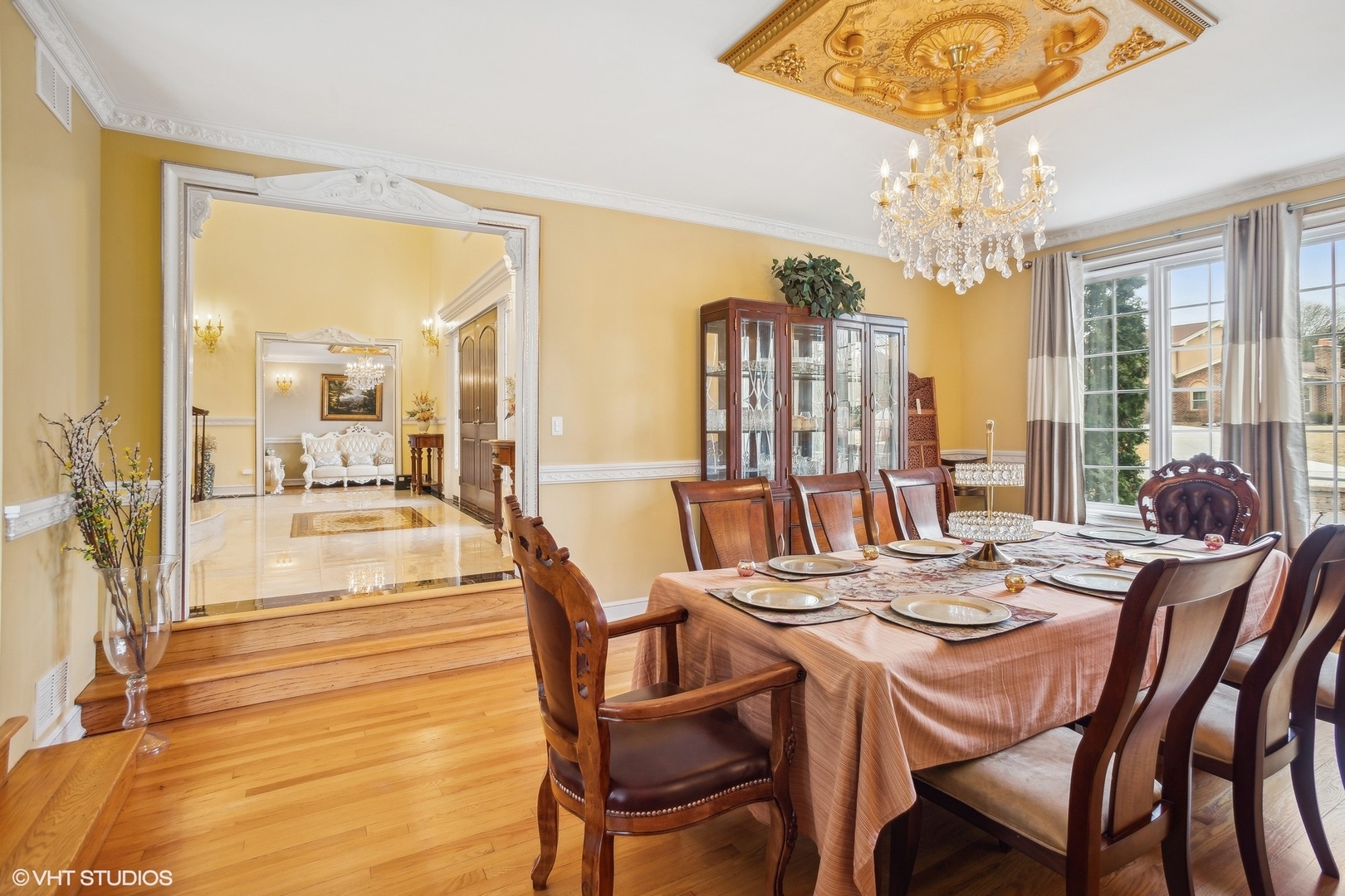 46 Hamilton Lane, Oak Brook, IL 60523