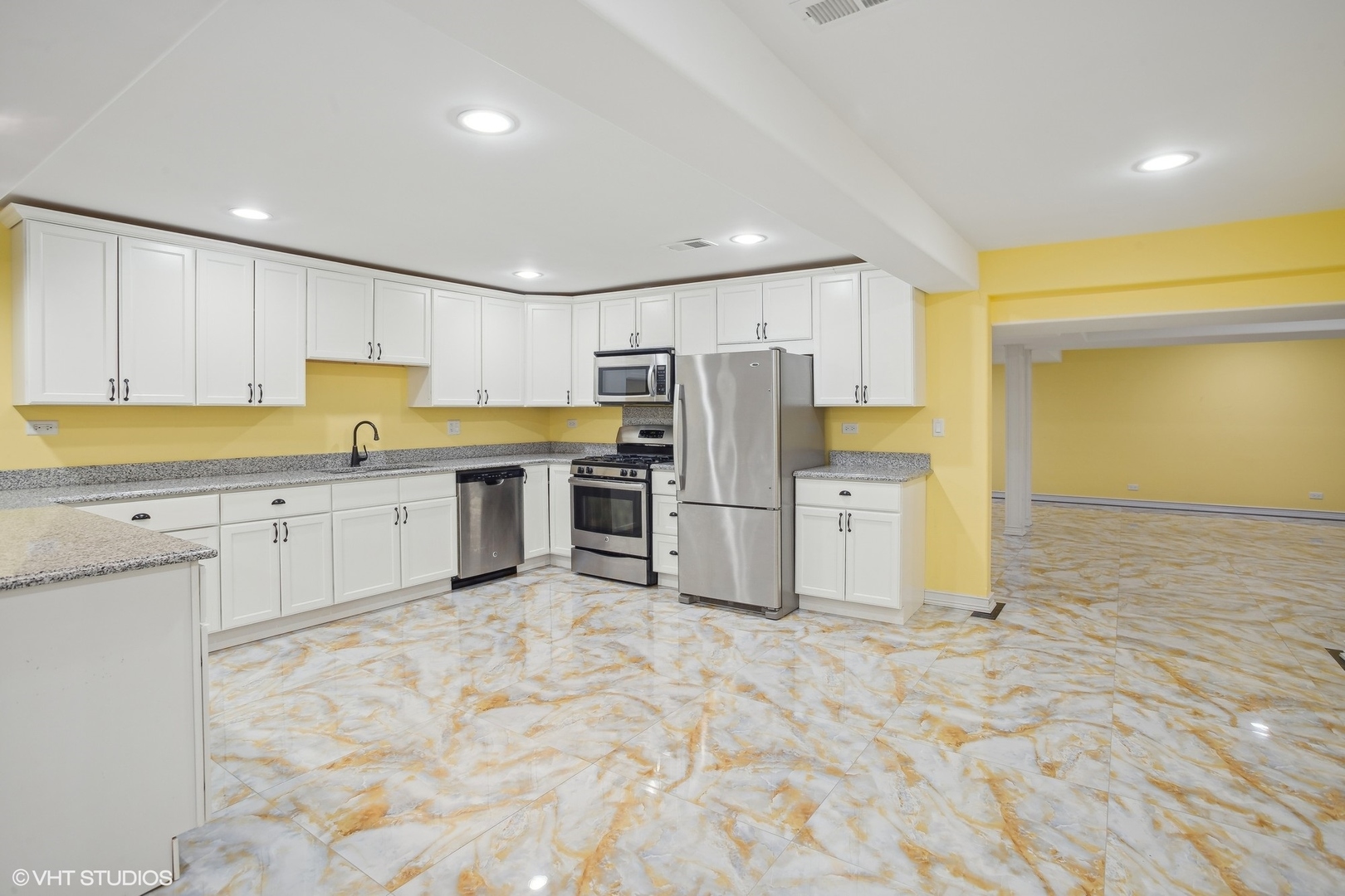 46 Hamilton Lane, Oak Brook, IL 60523