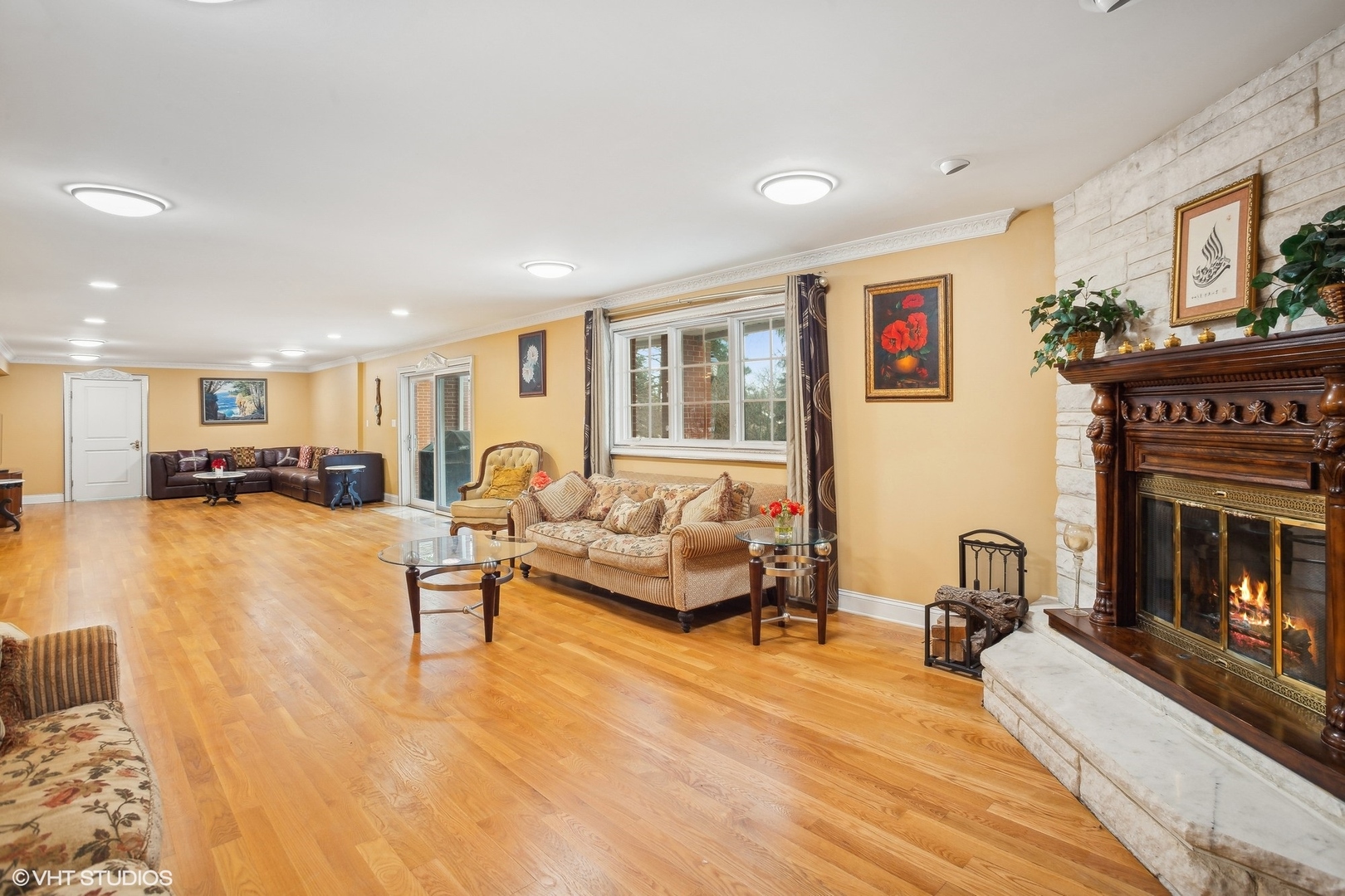 46 Hamilton Lane, Oak Brook, IL 60523