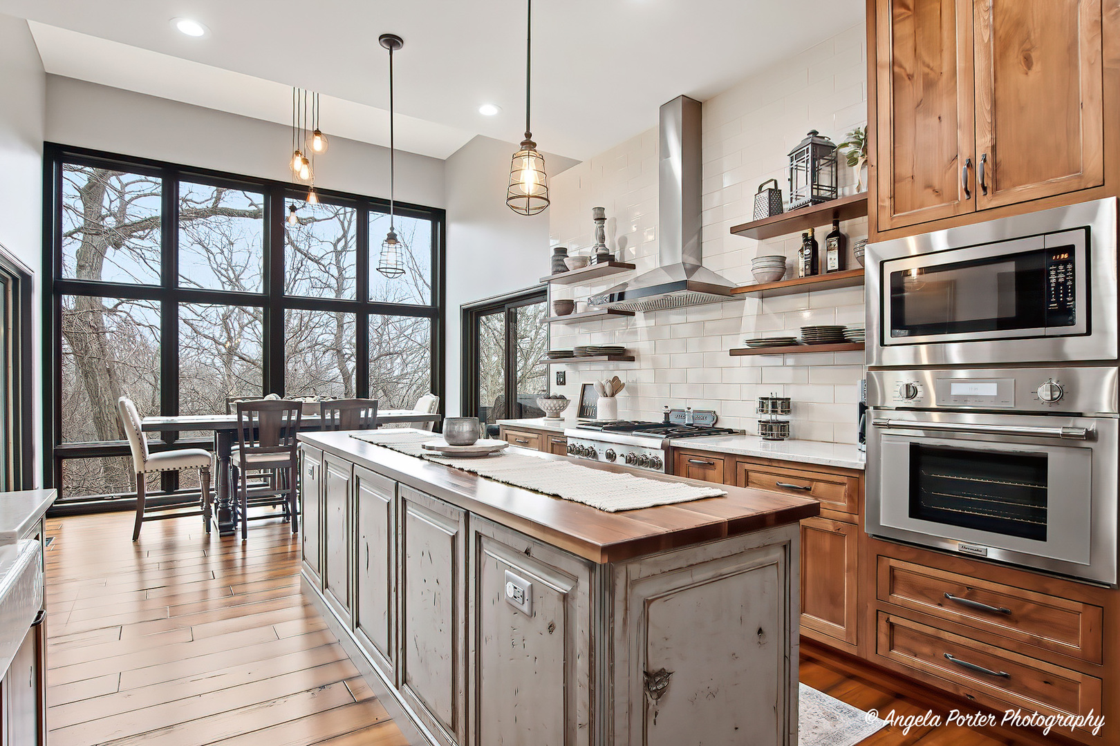 200 Hollow Way, Ingleside, IL 60041