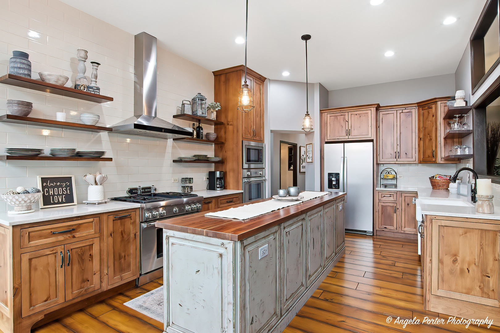 200 Hollow Way, Ingleside, IL 60041