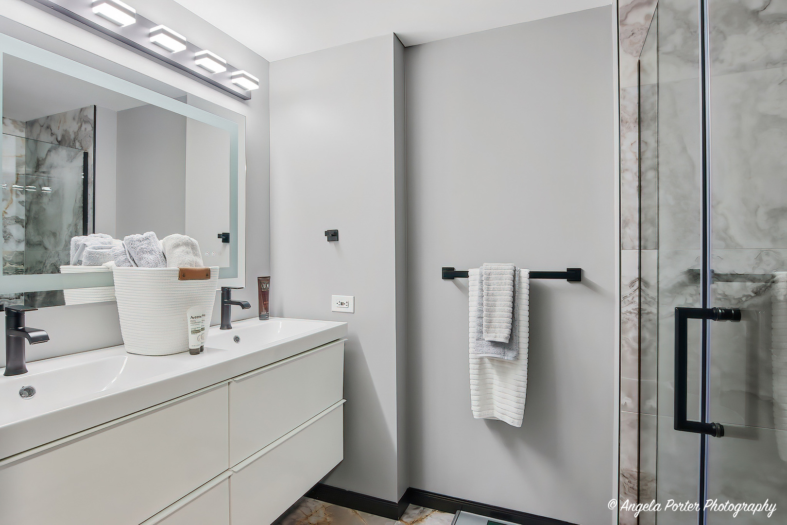 200 Hollow Way, Ingleside, IL 60041