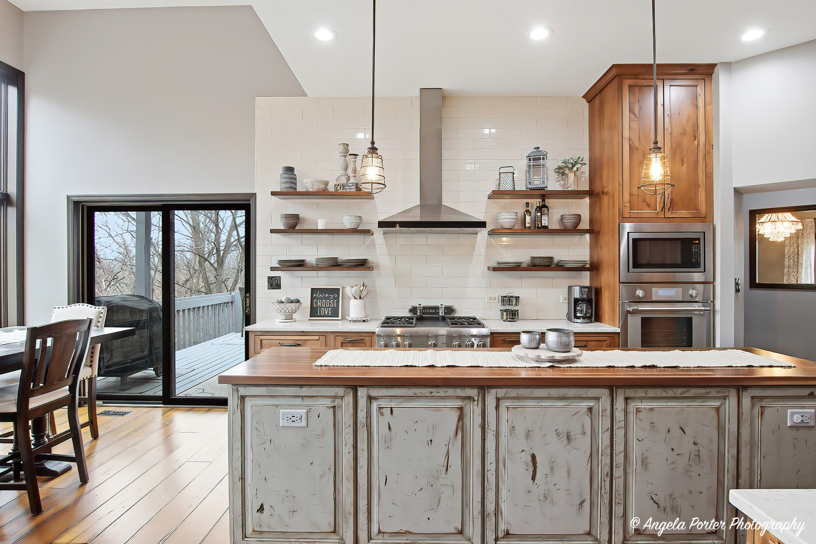 200 Hollow Way, Ingleside, IL 60041