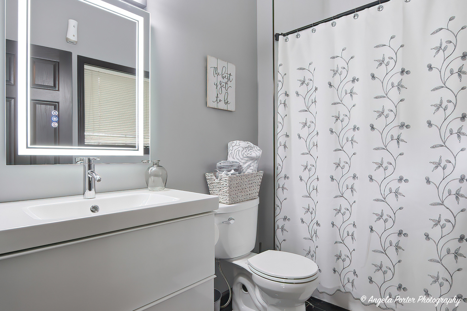 200 Hollow Way, Ingleside, IL 60041