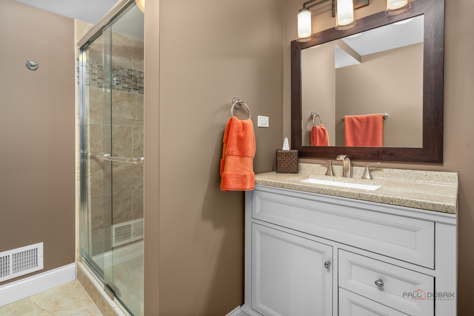 610 Blue Spruce Lane, Mundelein, IL 60060