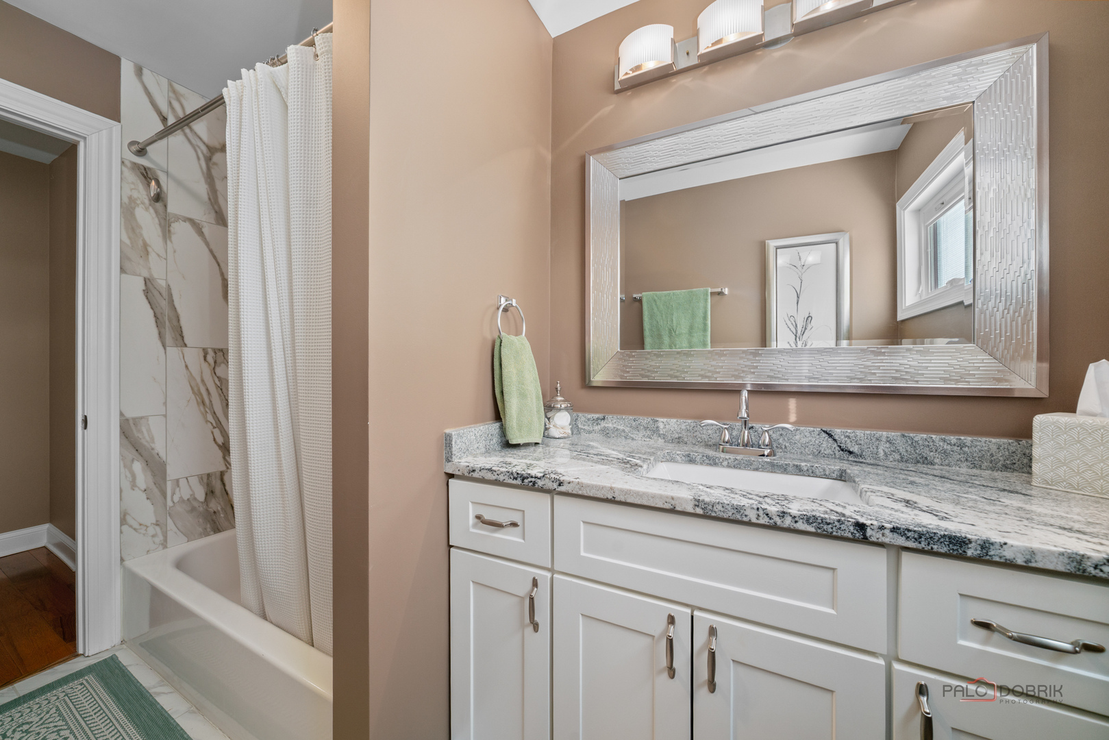 610 Blue Spruce Lane, Mundelein, IL 60060