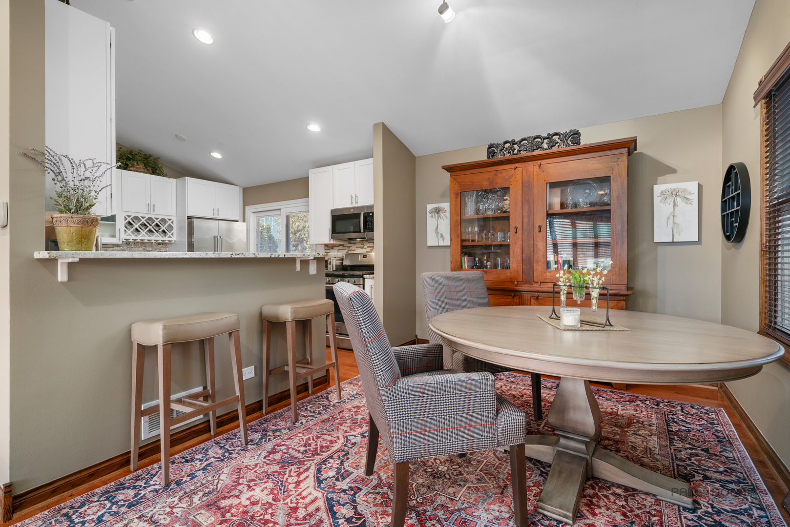 610 Blue Spruce Lane, Mundelein, IL 60060