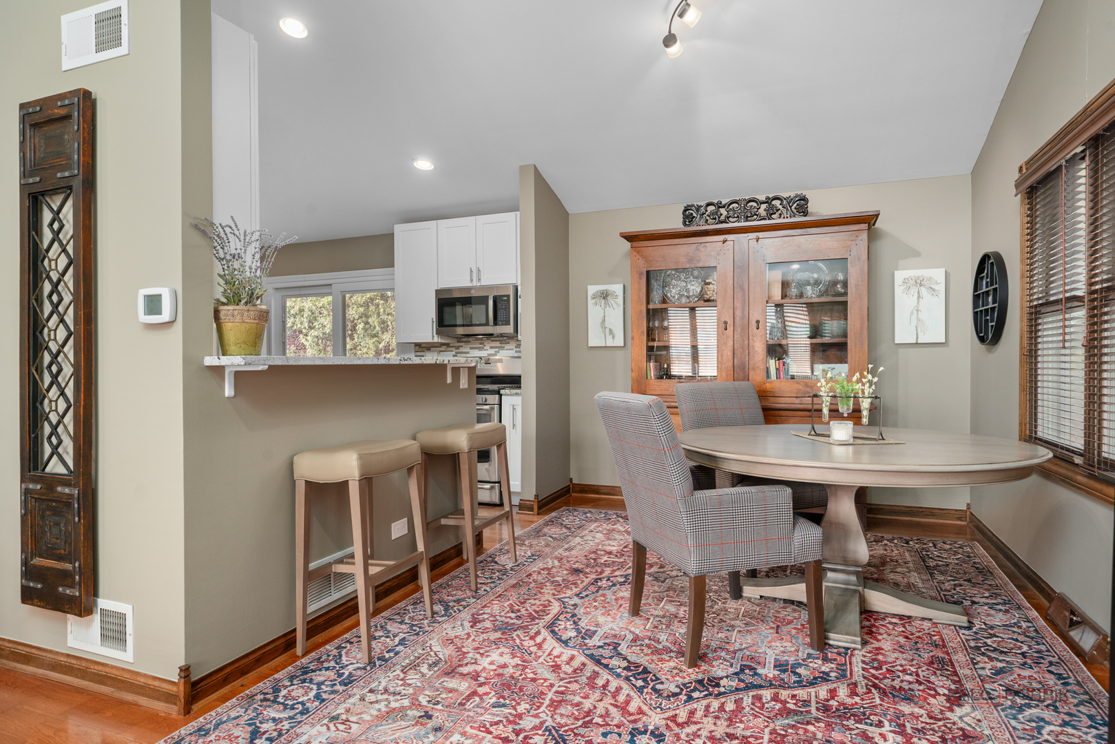 610 Blue Spruce Lane, Mundelein, IL 60060