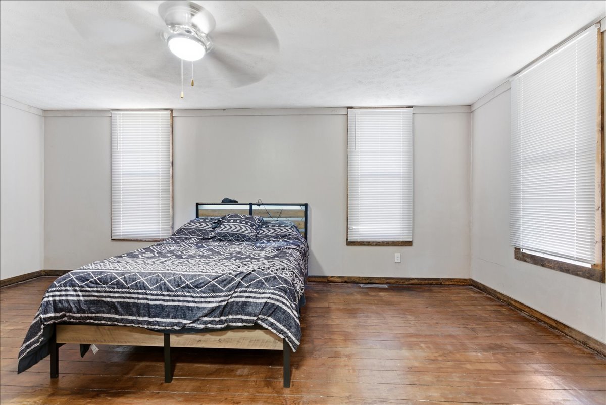 301 N 2nd Avenue, Chenoa, IL 61726