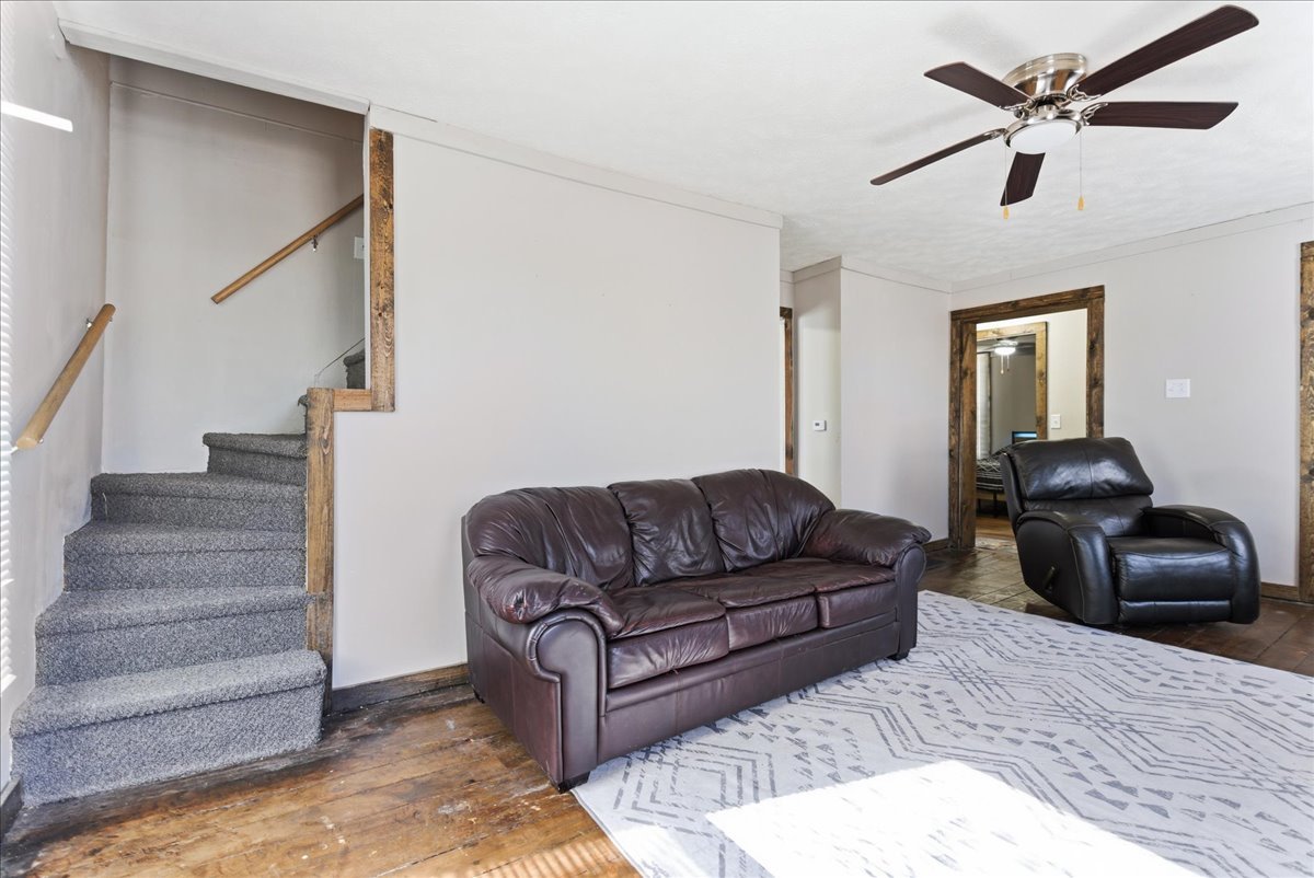 301 N 2nd Avenue, Chenoa, IL 61726