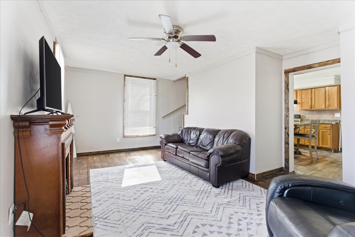 301 N 2nd Avenue, Chenoa, IL 61726